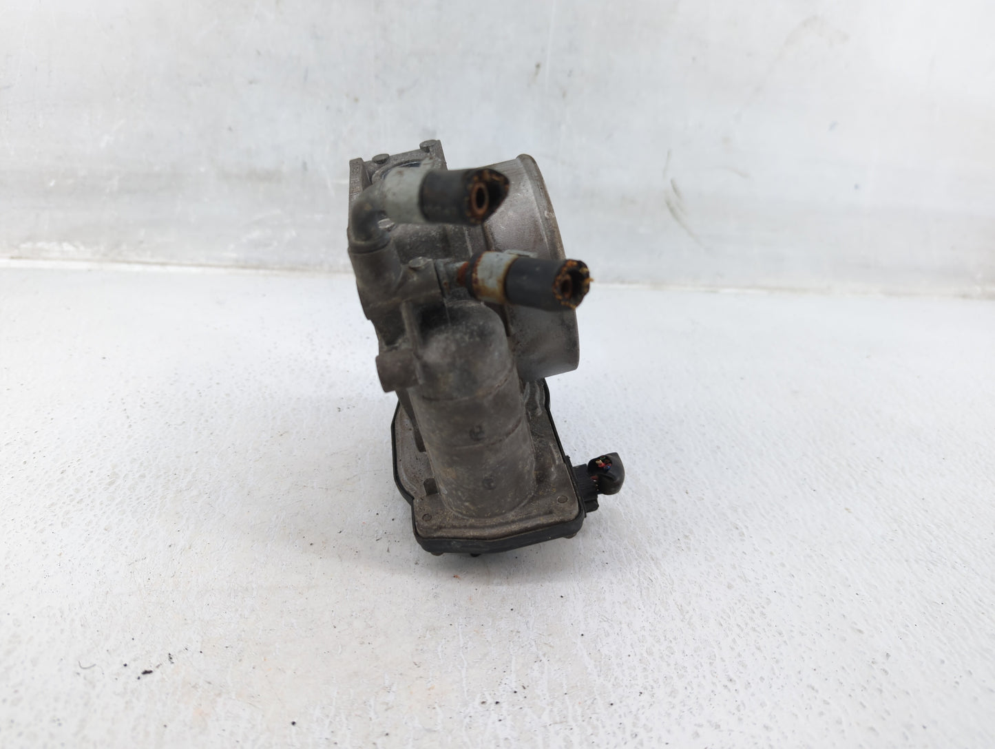 2009-2014 Nissan Maxima Throttle Body P/N:1902H RME75-12, 526-01 Fits Fits 2009 2010 2011 2012 2013 2014 OEM Used Auto Parts