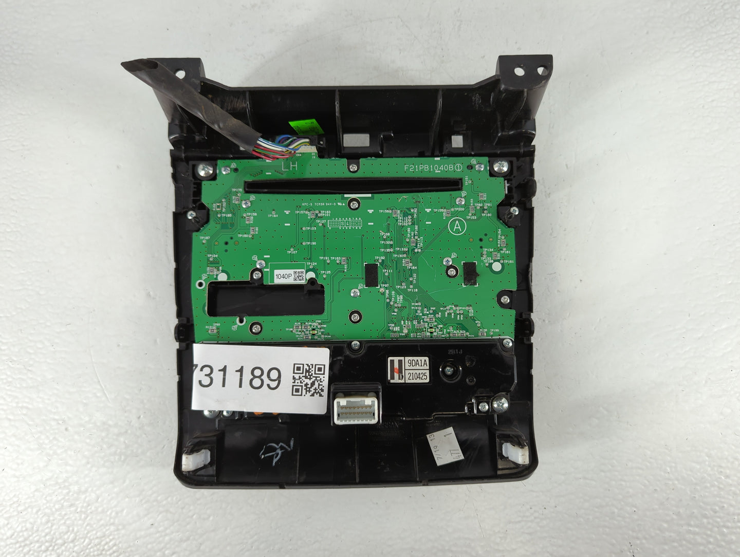 2011 Nissan Maxima Radio AM FM Cd Player Receiver Replacement P/N:P10380 A97100 68260 9N10A Fits OEM Used Auto Parts - Oemus