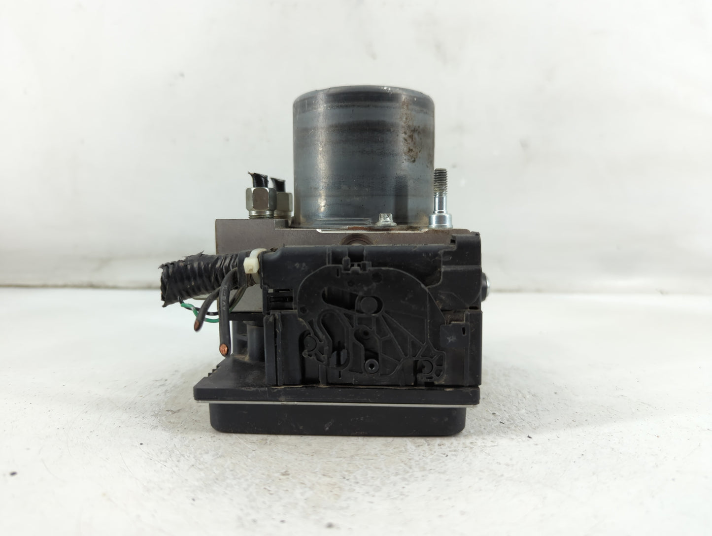 2011 Nissan Maxima ABS Pump Control Module Replacement P/N:47660 ZY00C Fits OEM Used Auto Parts - Oemusedautoparts1.com