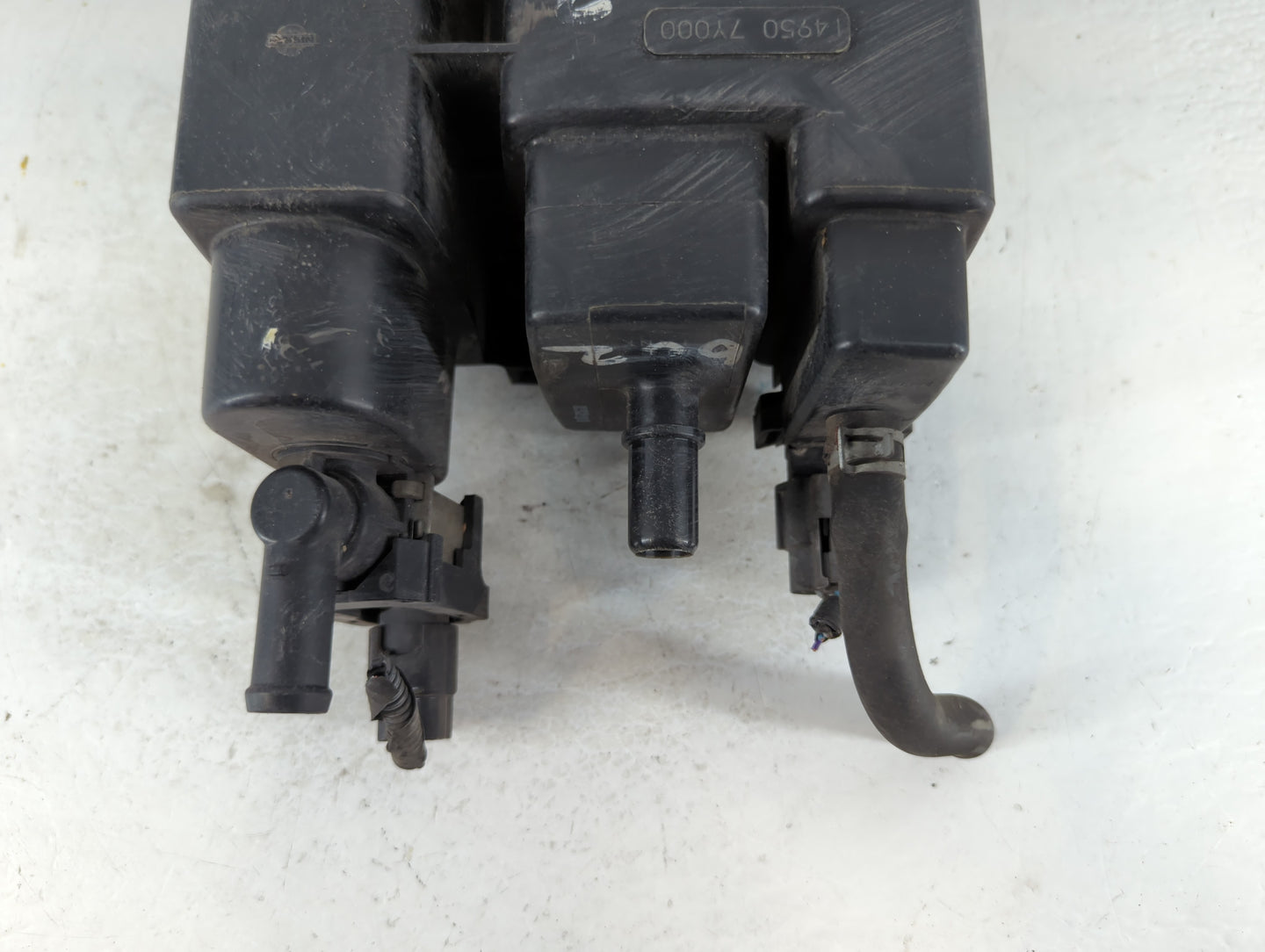 2011 Nissan Maxima Fuel Vapor Charcoal Canister - Oemusedautoparts1.com