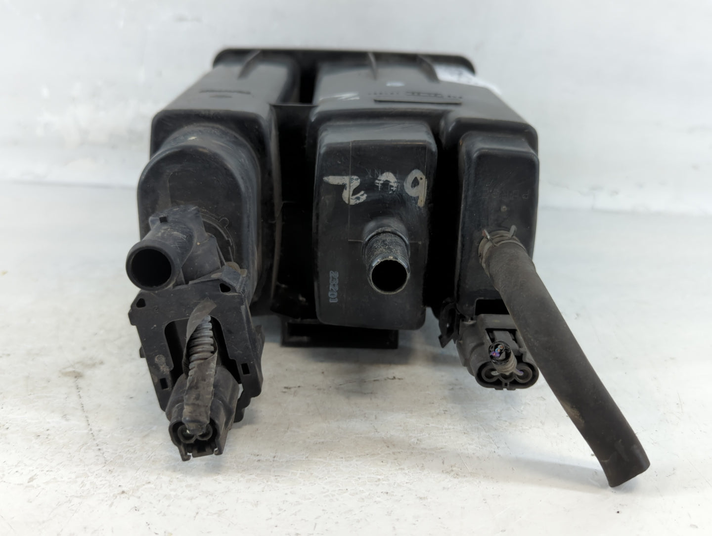 2011 Nissan Maxima Fuel Vapor Charcoal Canister - Oemusedautoparts1.com