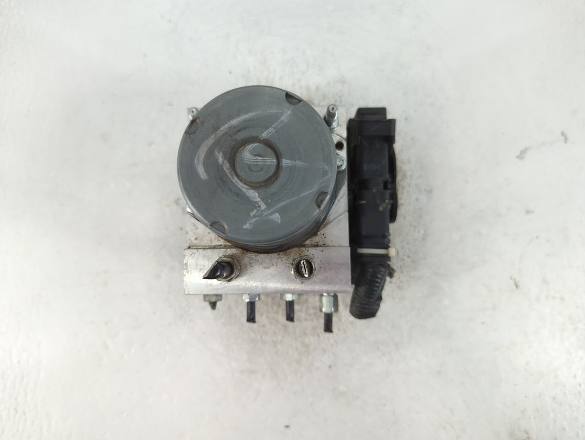 2011 Nissan Maxima Anti-Lock Brake ABS Pump Module Actuator OEM P/N:47660 ZY70A 47660 ZY00C Fits OEM Used Auto Parts - Oemus