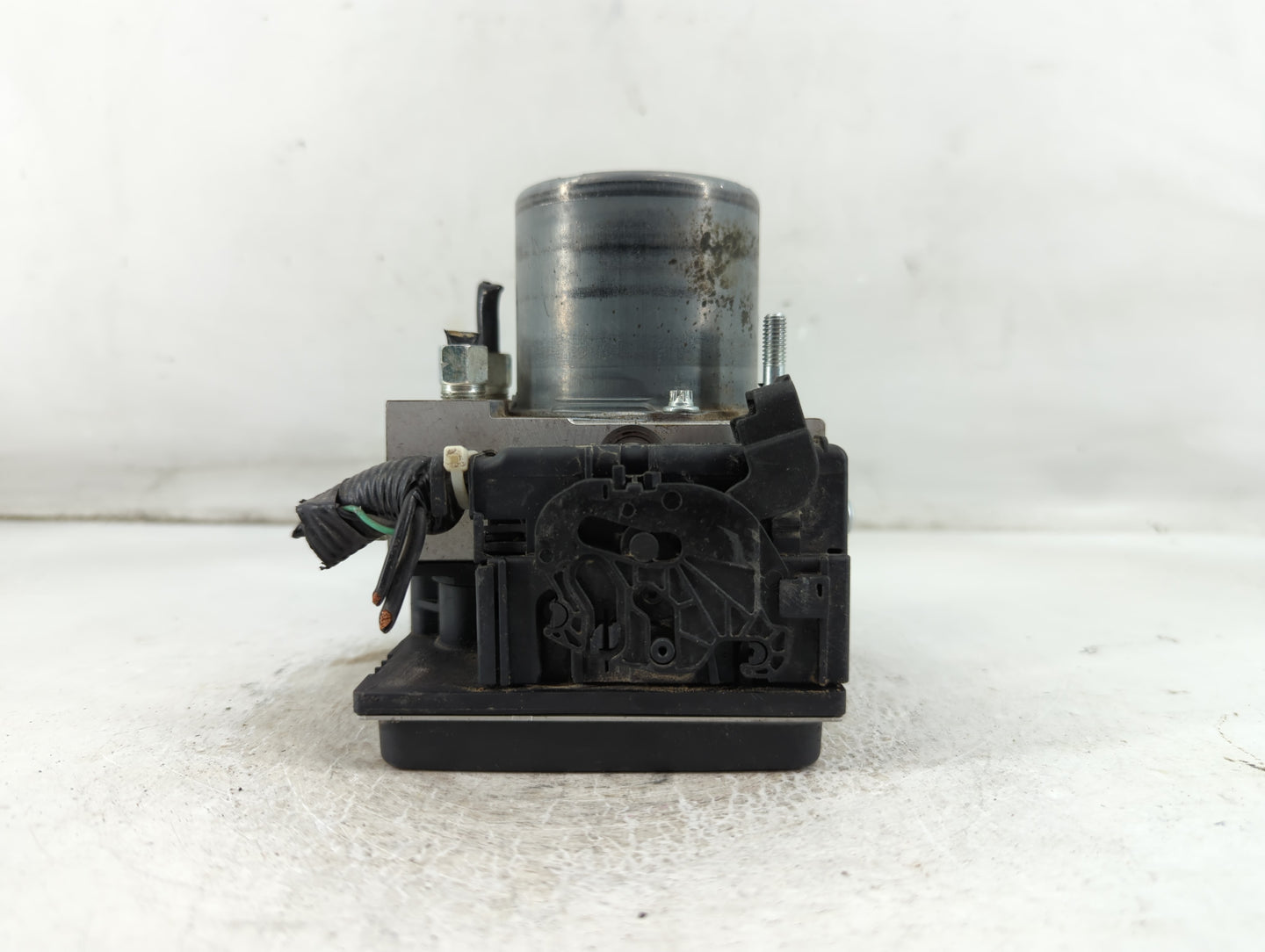2011 Nissan Maxima ABS Pump Control Module Replacement P/N:47660 ZY70A 47660 ZY00C Fits OEM Used Auto Parts - Oemusedautopar