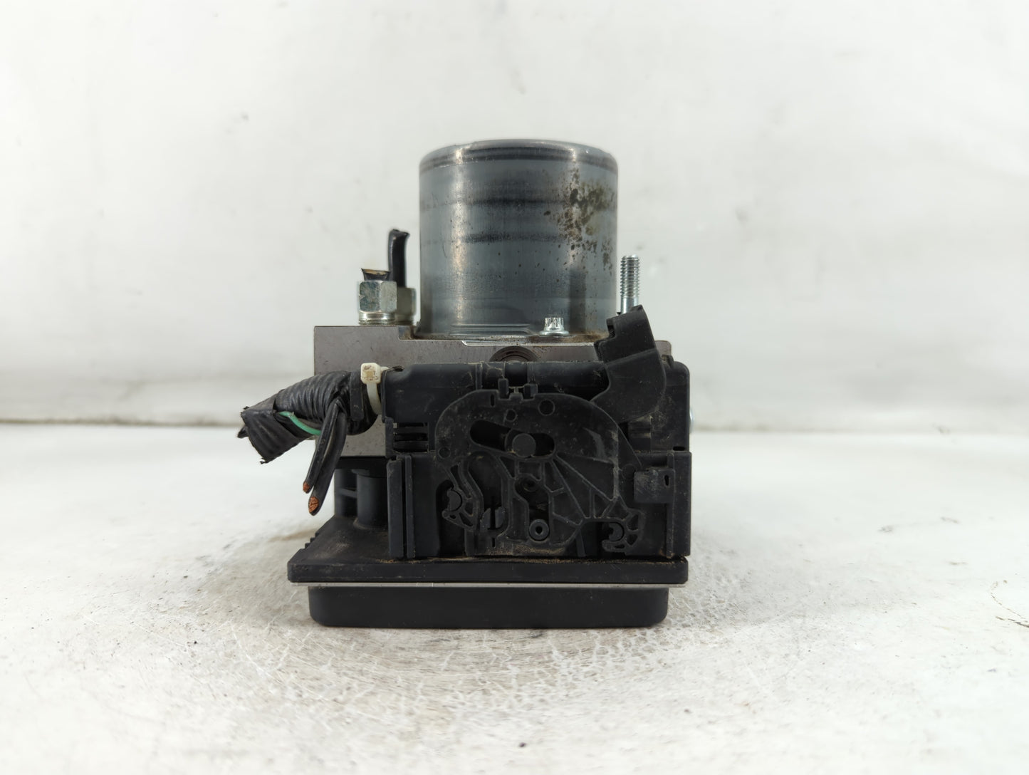 2011 Nissan Maxima ABS Pump Control Module Replacement P/N:47660 ZY70A 47660 ZY00C Fits OEM Used Auto Parts - Oemusedautopar