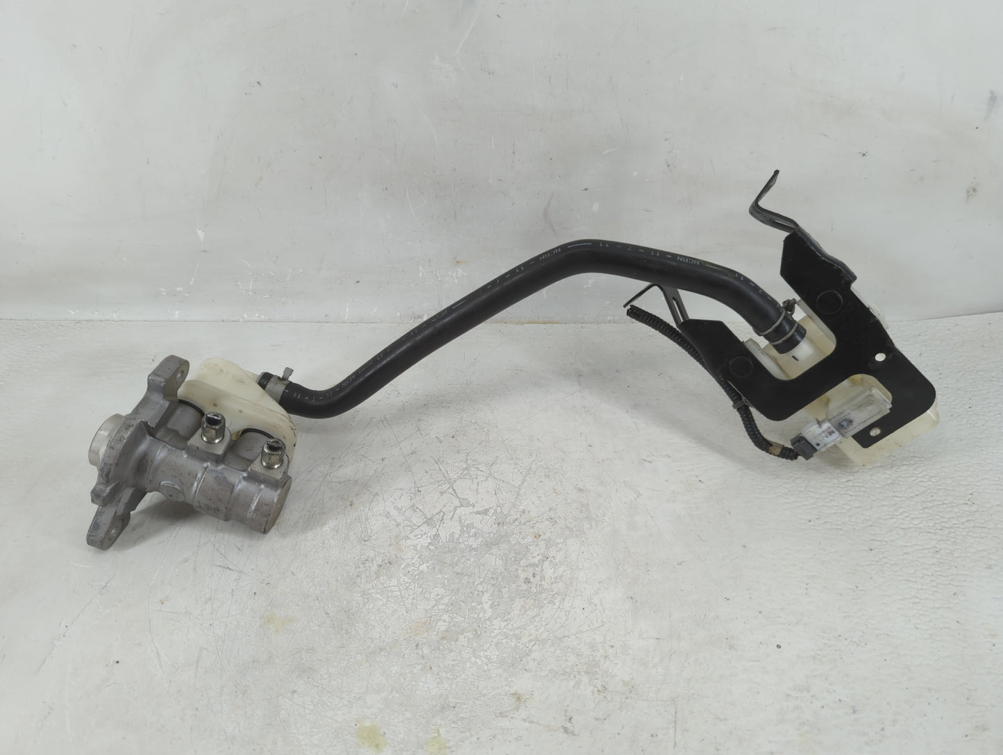2009-2014 Nissan Murano Brake Master Cylinder - Oemusedautoparts1.com