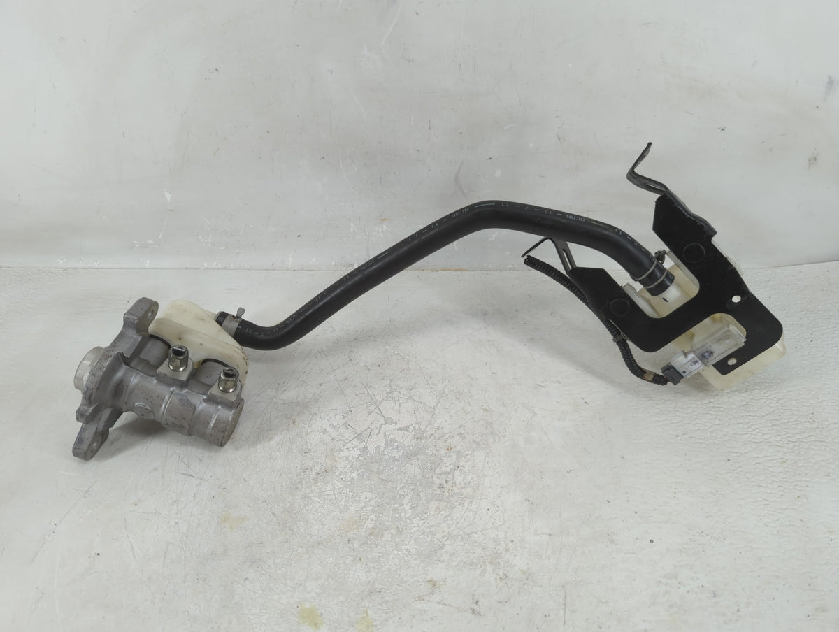 2009-2014 Nissan Murano Brake Master Cylinder 1208544 - Oemusedautoparts1.com