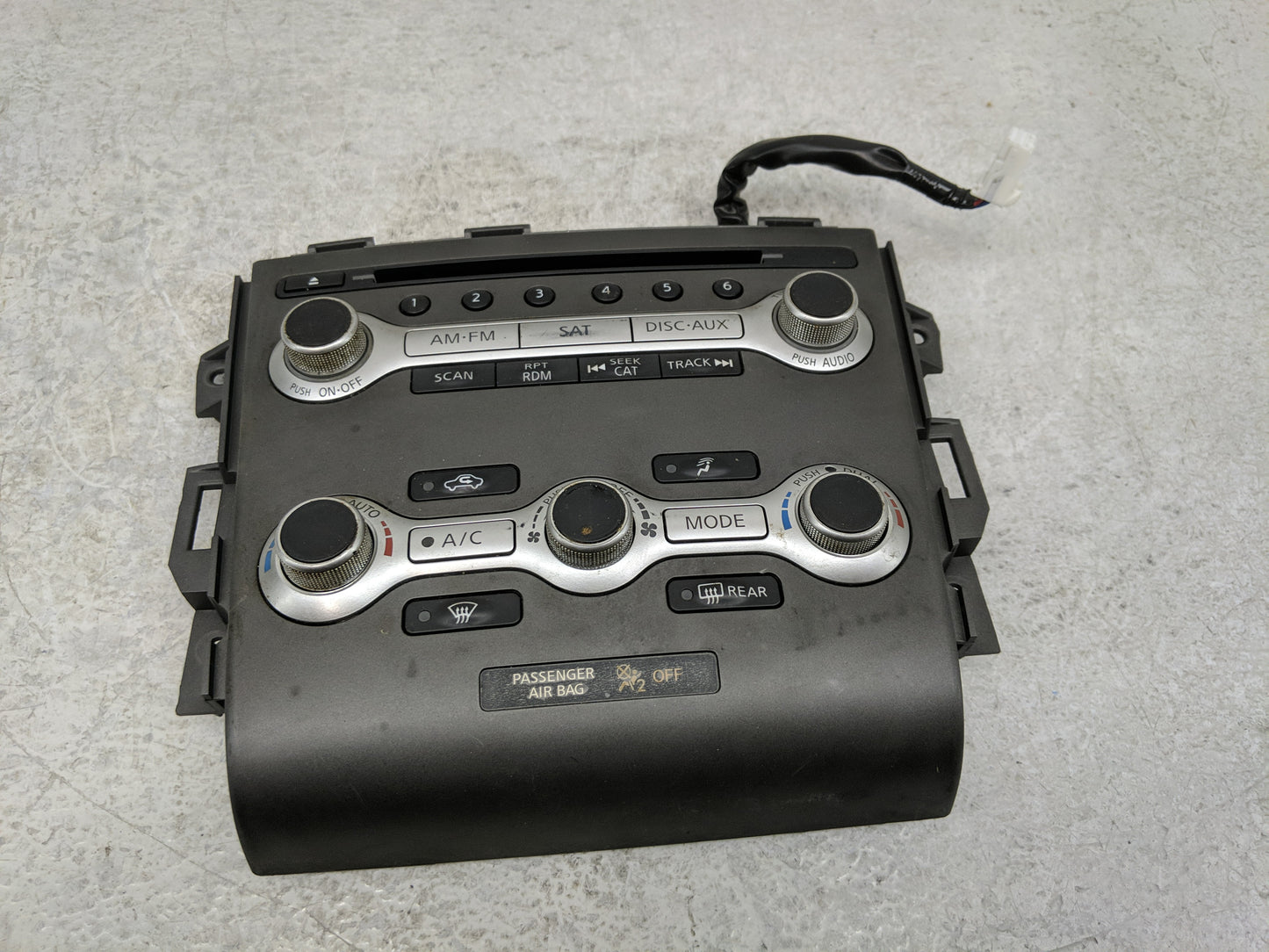 2011-2014 Nissan Murano Radio Control Panel - Oemusedautoparts1.com