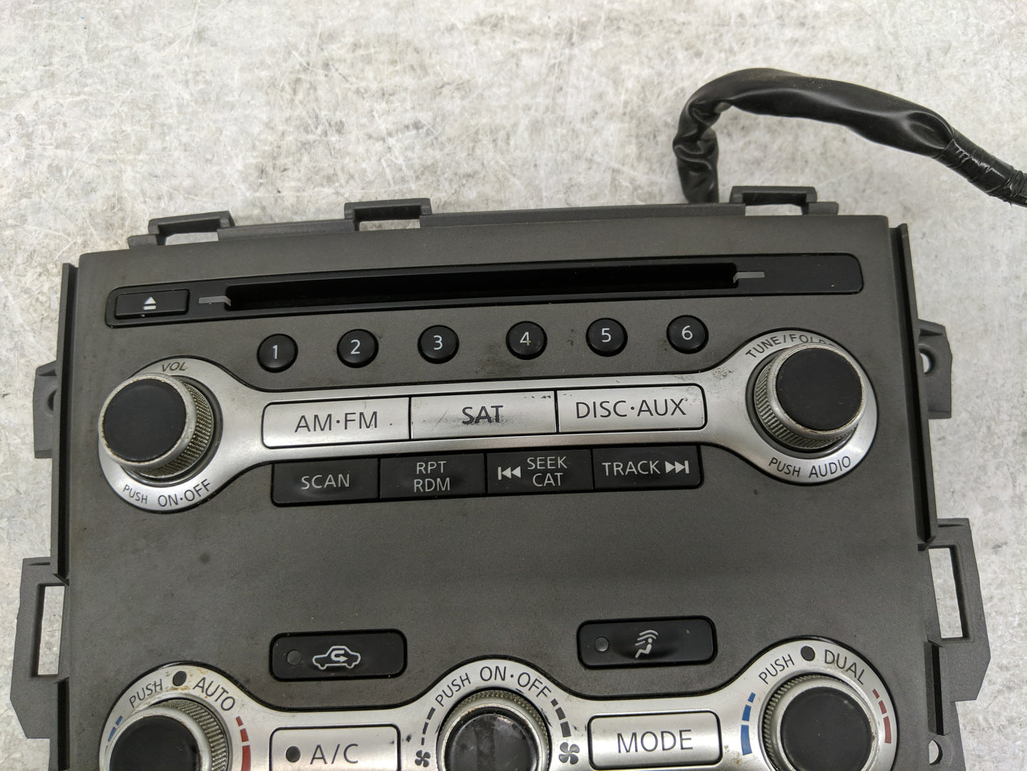 2011-2014 Nissan Murano Radio Control Panel - Oemusedautoparts1.com