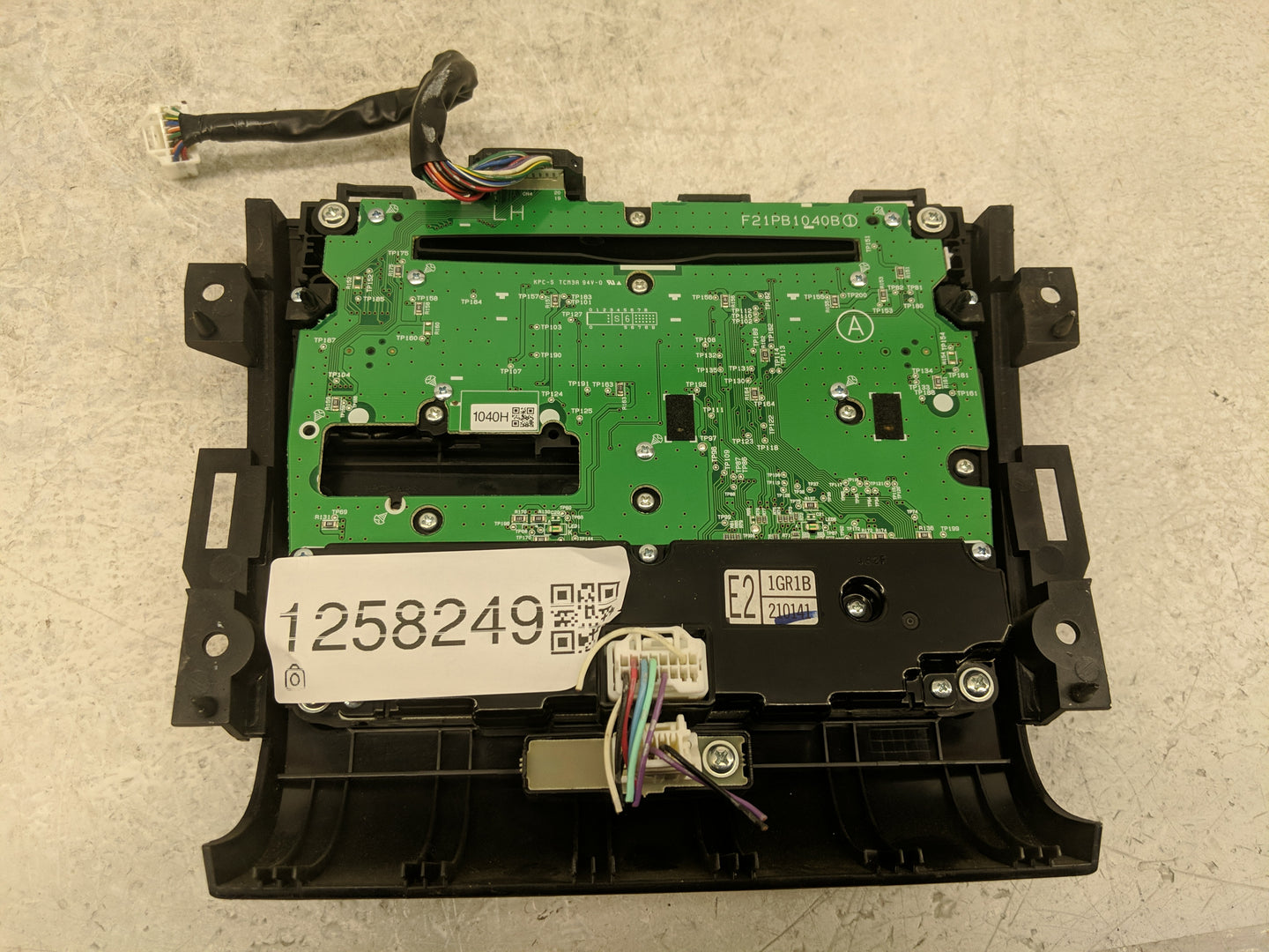2011-2014 Nissan Murano Radio Control Panel - Oemusedautoparts1.com