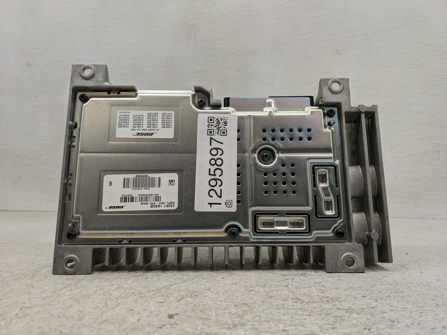 2009-2011 Nissan Murano Radio AM FM Cd Player Receiver Replacement P/N:28061 1AK0B Fits Fits 2009 2010 2011 OEM Used Auto Pa