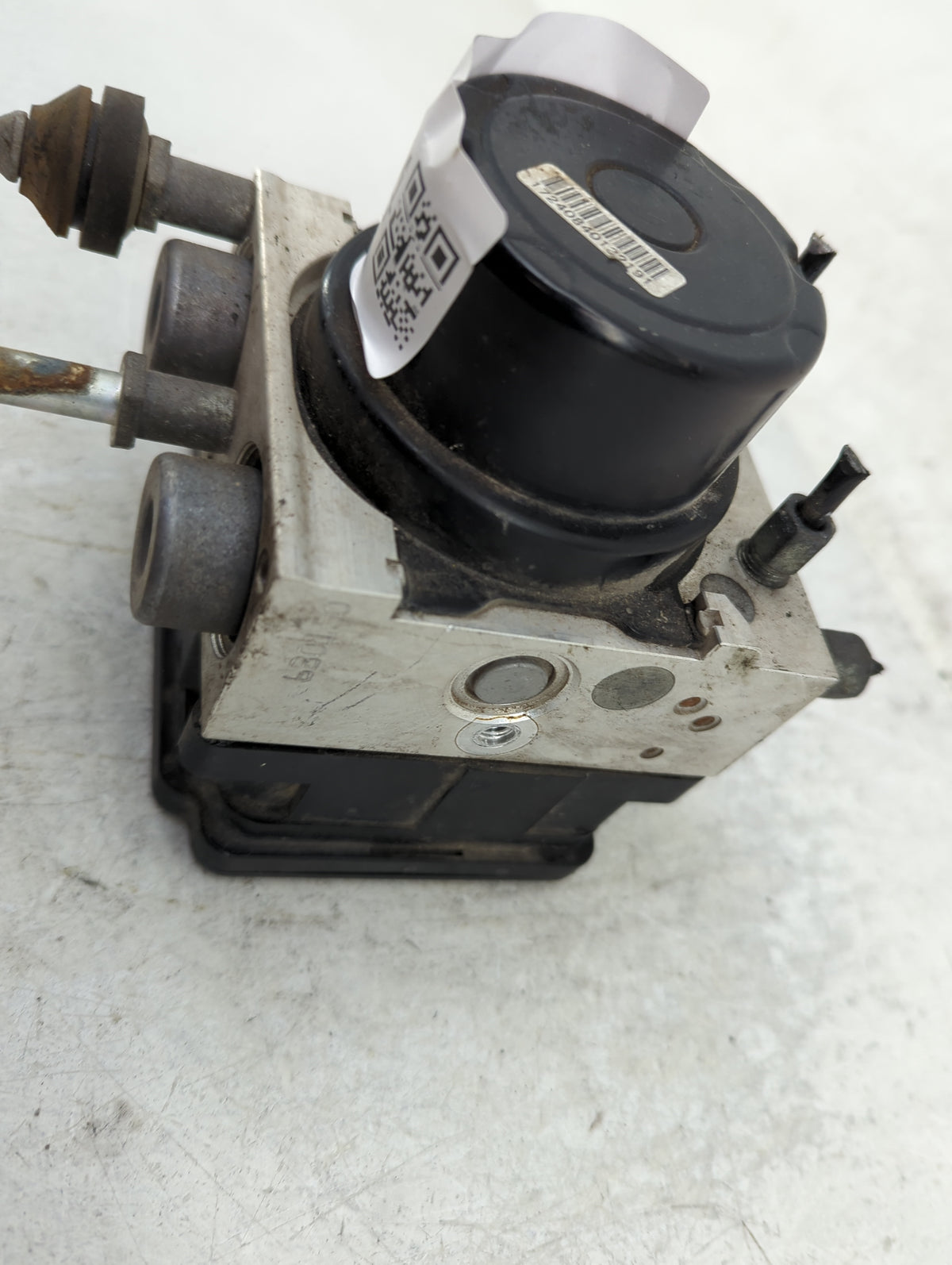 2011 Nissan Murano ABS Pump Control Module Replacement P/N:476601AA0B Fits OEM Used Auto Parts - Oemusedautoparts1.com