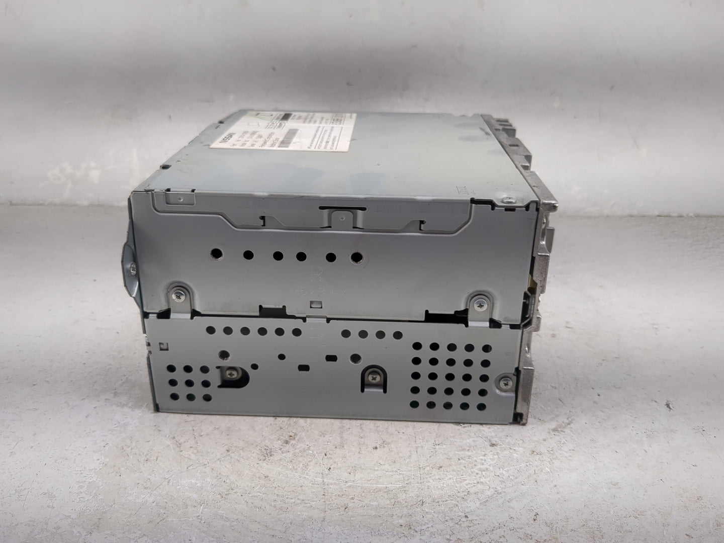 2011-2012 Nissan Murano Radio AM FM Cd Player Receiver Replacement P/N:2591A1SX5A CV-VN596AD Fits OEM Used Auto Parts - Oemu