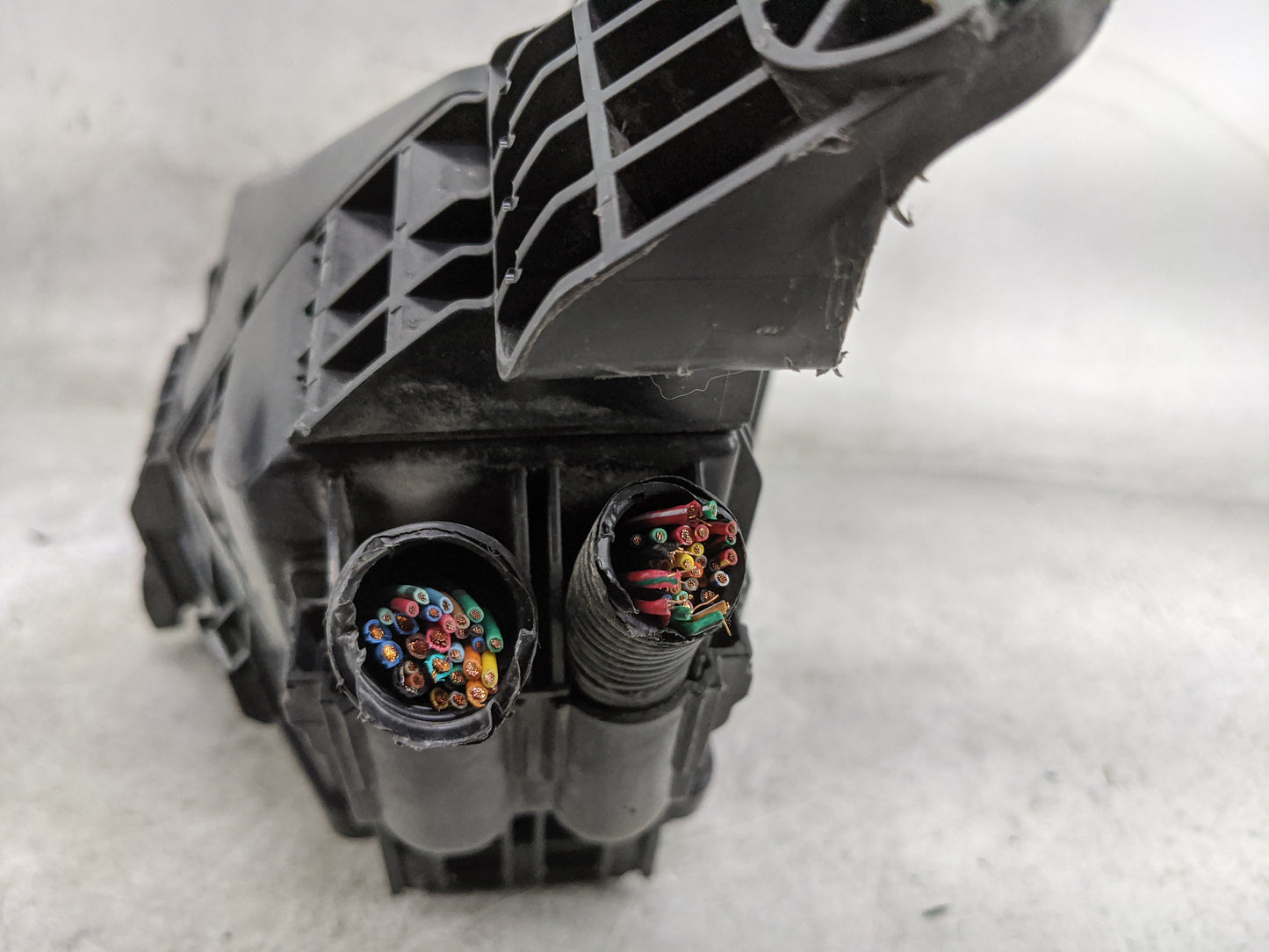 2011 Nissan Murano Fusebox Fuse Box Panel Relay Module Fits OEM Used Auto Parts - Oemusedautoparts1.com