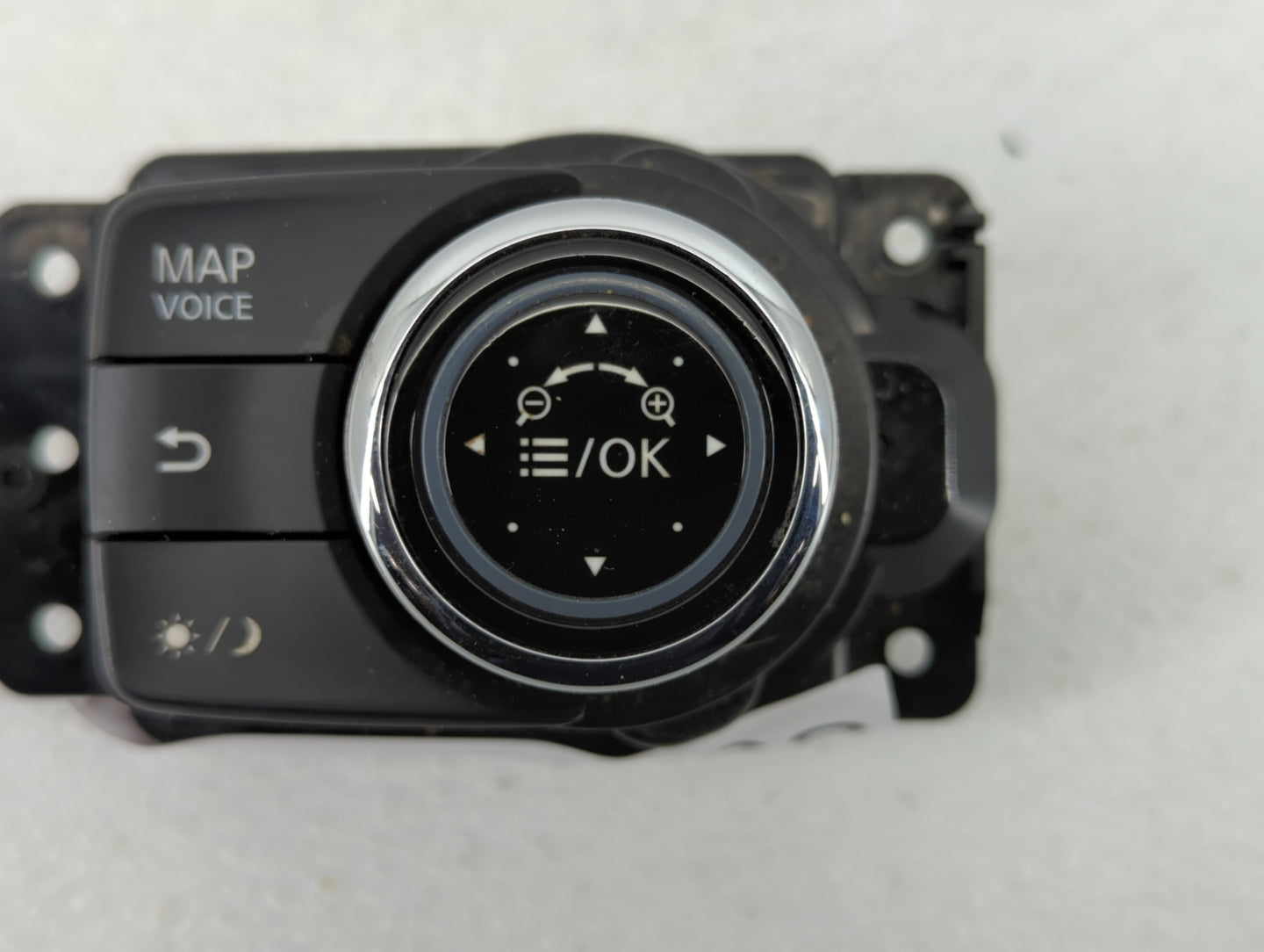 2011-2014 Nissan Murano Radio Control Panel - Oemusedautoparts1.com