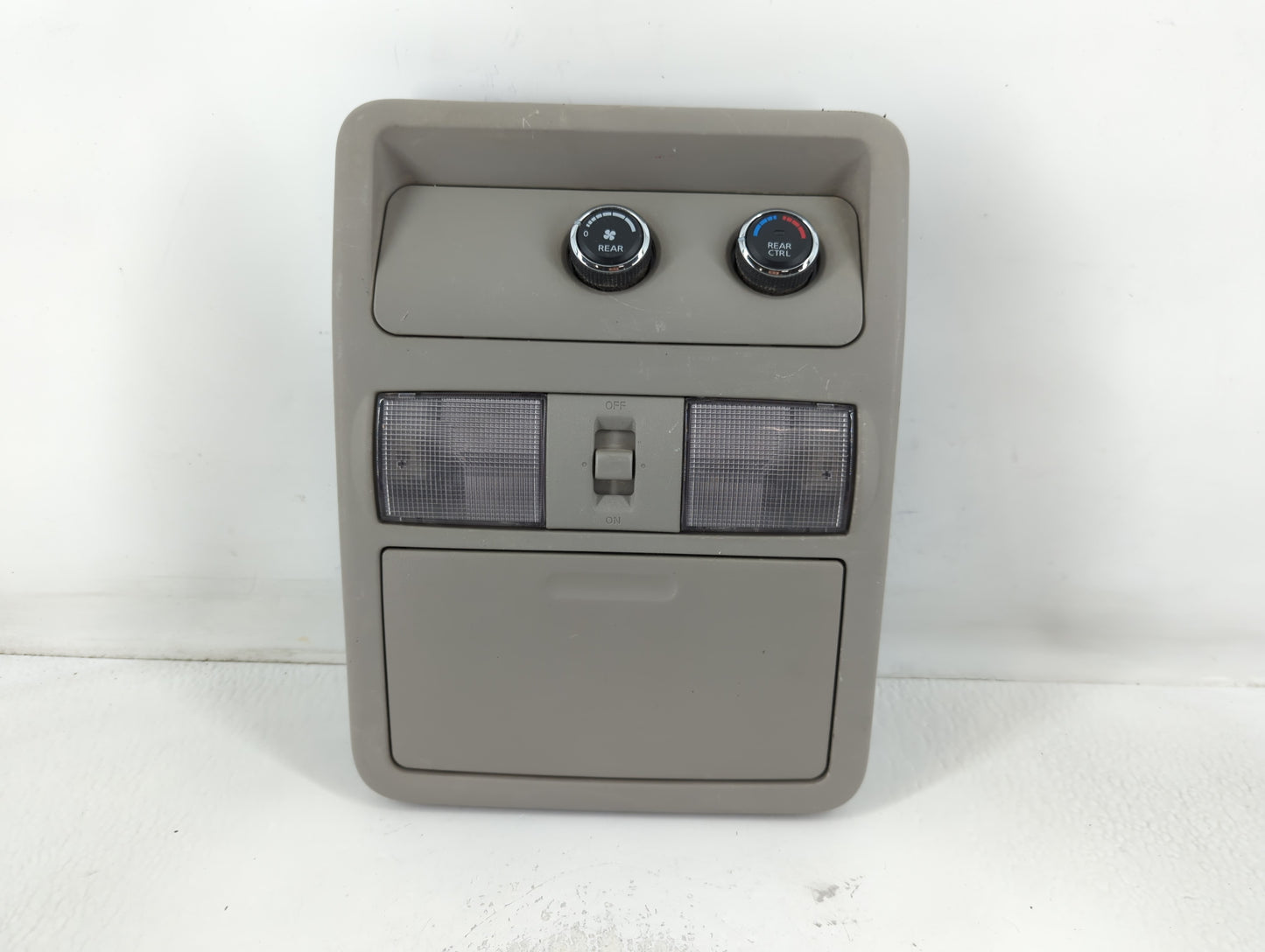 2011 Nissan Pathfinder Overhead Roof Console - Oemusedautoparts1.com