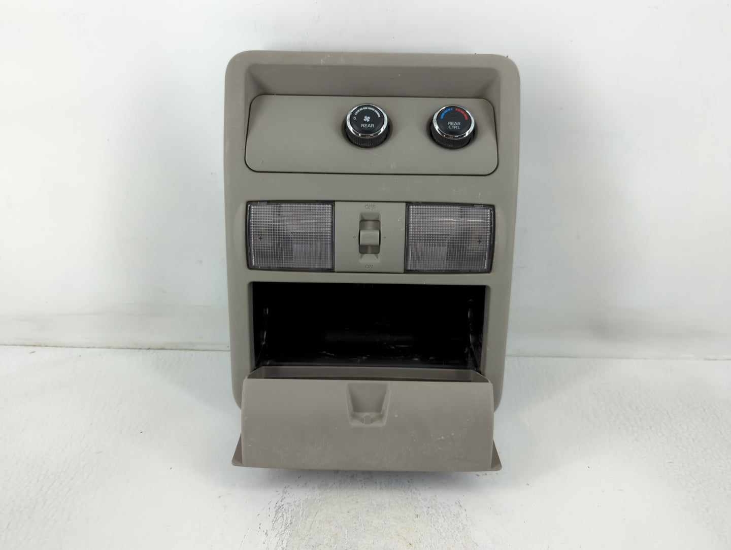2011 Nissan Pathfinder Overhead Roof Console - Oemusedautoparts1.com