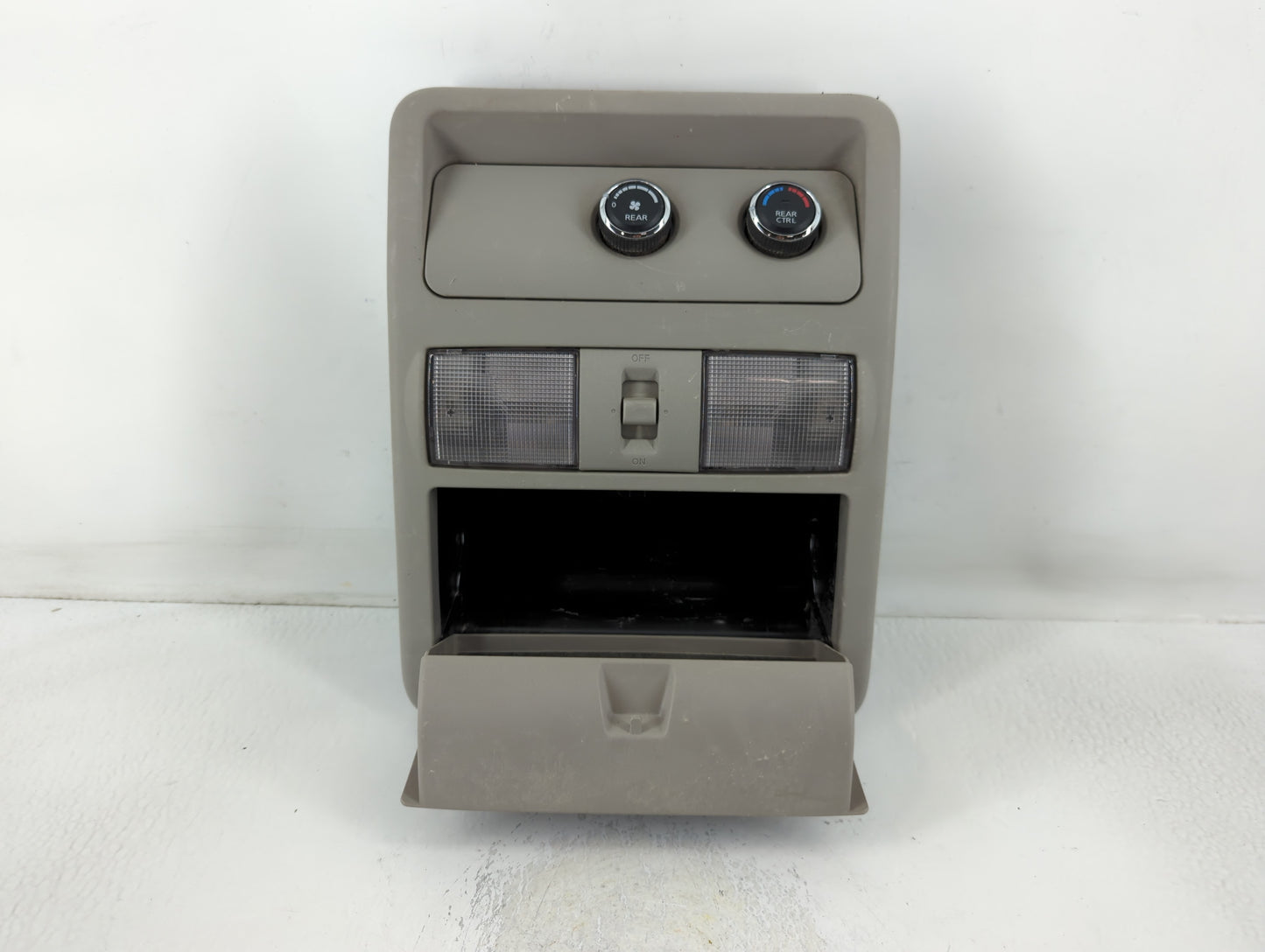 2011 Nissan Pathfinder Overhead Roof Console - Oemusedautoparts1.com