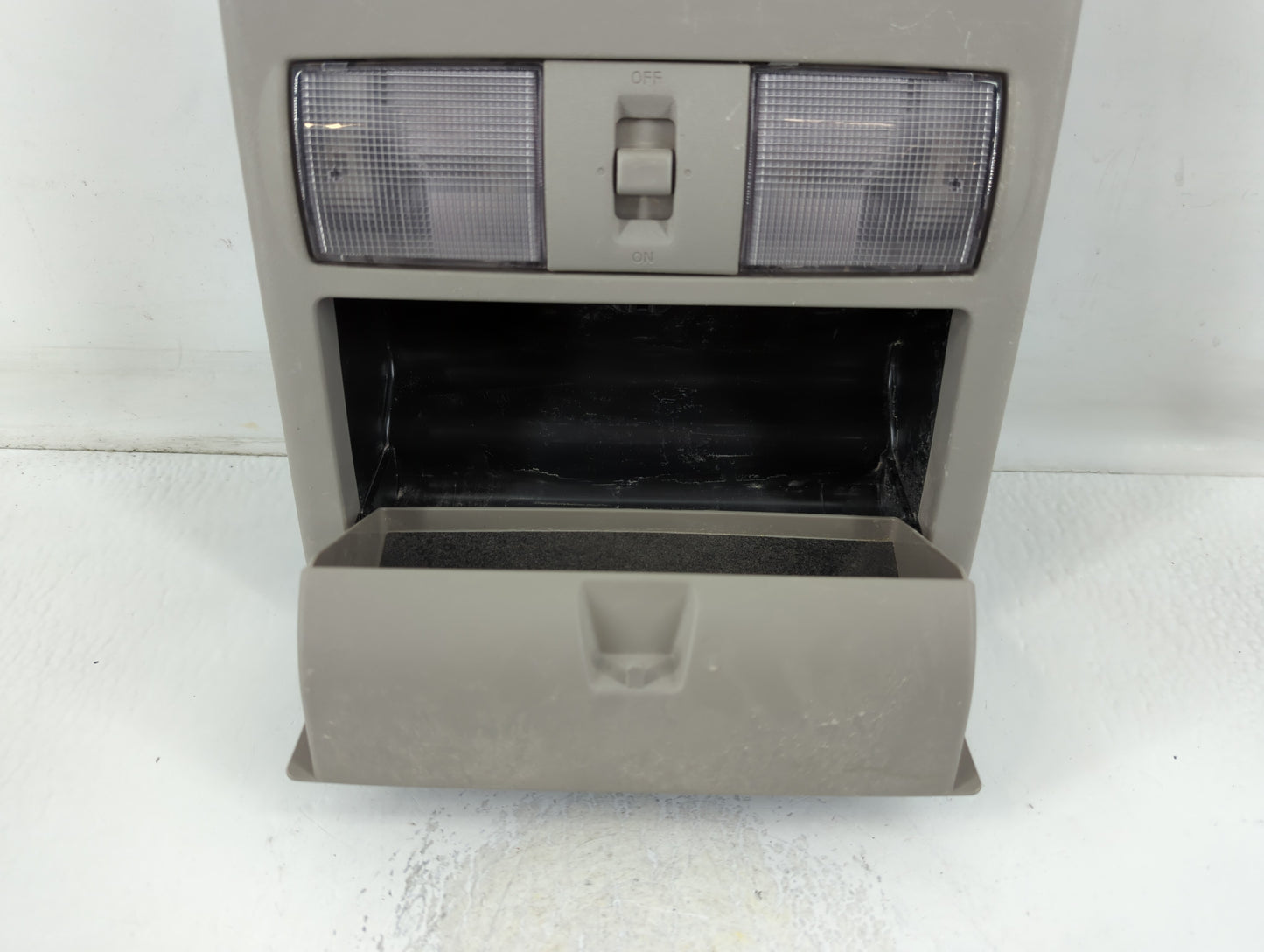 2011 Nissan Pathfinder Overhead Roof Console - Oemusedautoparts1.com