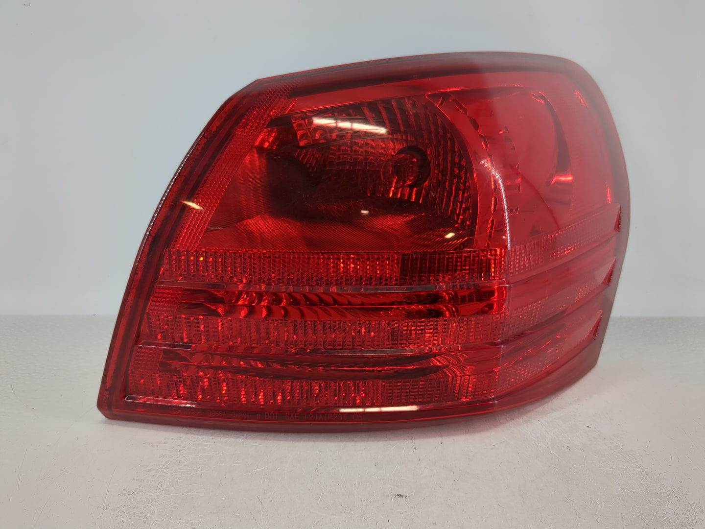2008-2015 Nissan Rogue Tail Light Assembly Passenger Right OEM Fits Fits 2008 2009 2010 2011 2012 2013 2014 2015 OEM Used Au