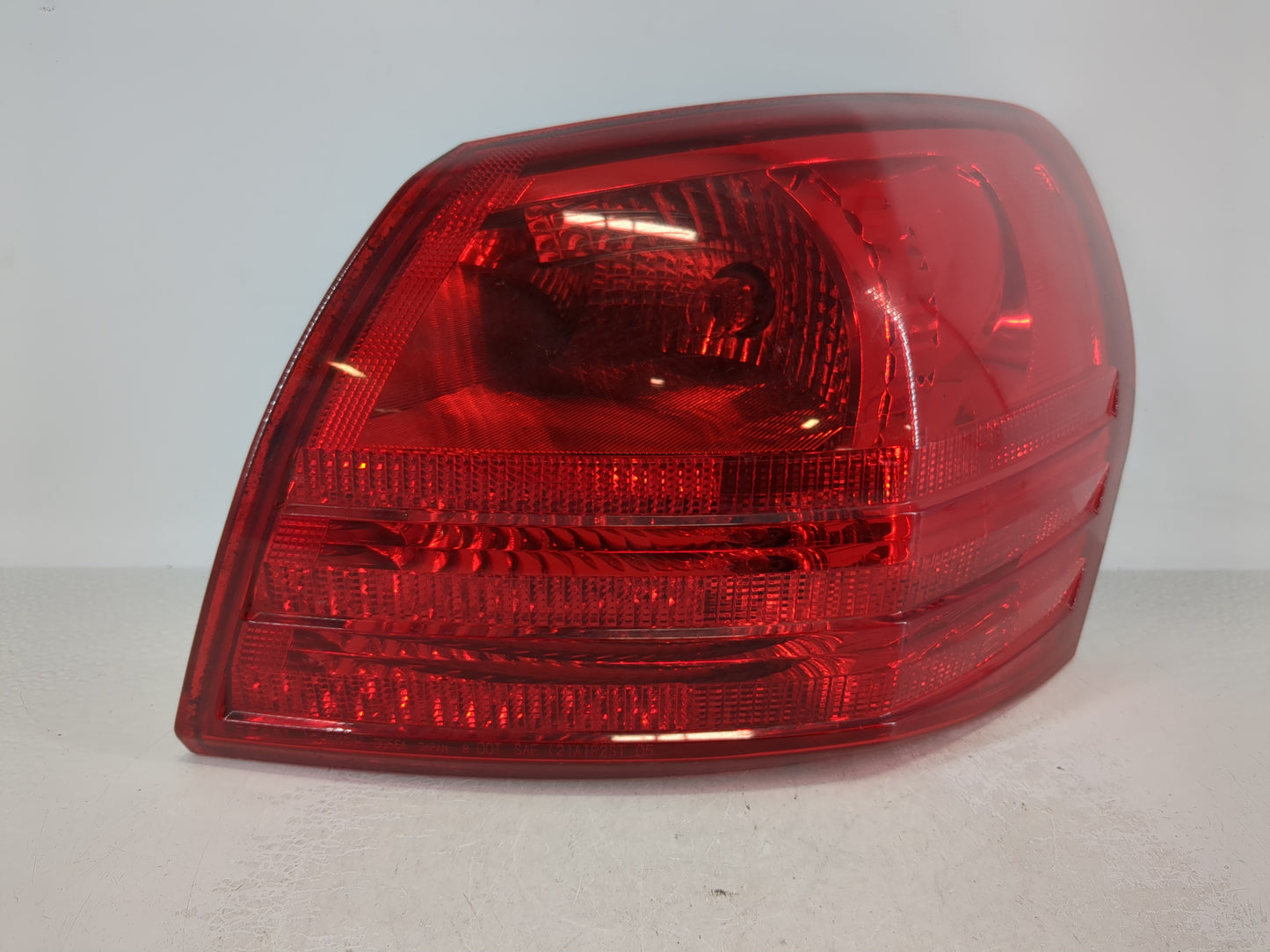 2008-2015 Nissan Rogue Tail Light Assembly Passenger Right OEM Fits Fits 2008 2009 2010 2011 2012 2013 2014 2015 OEM Used Au