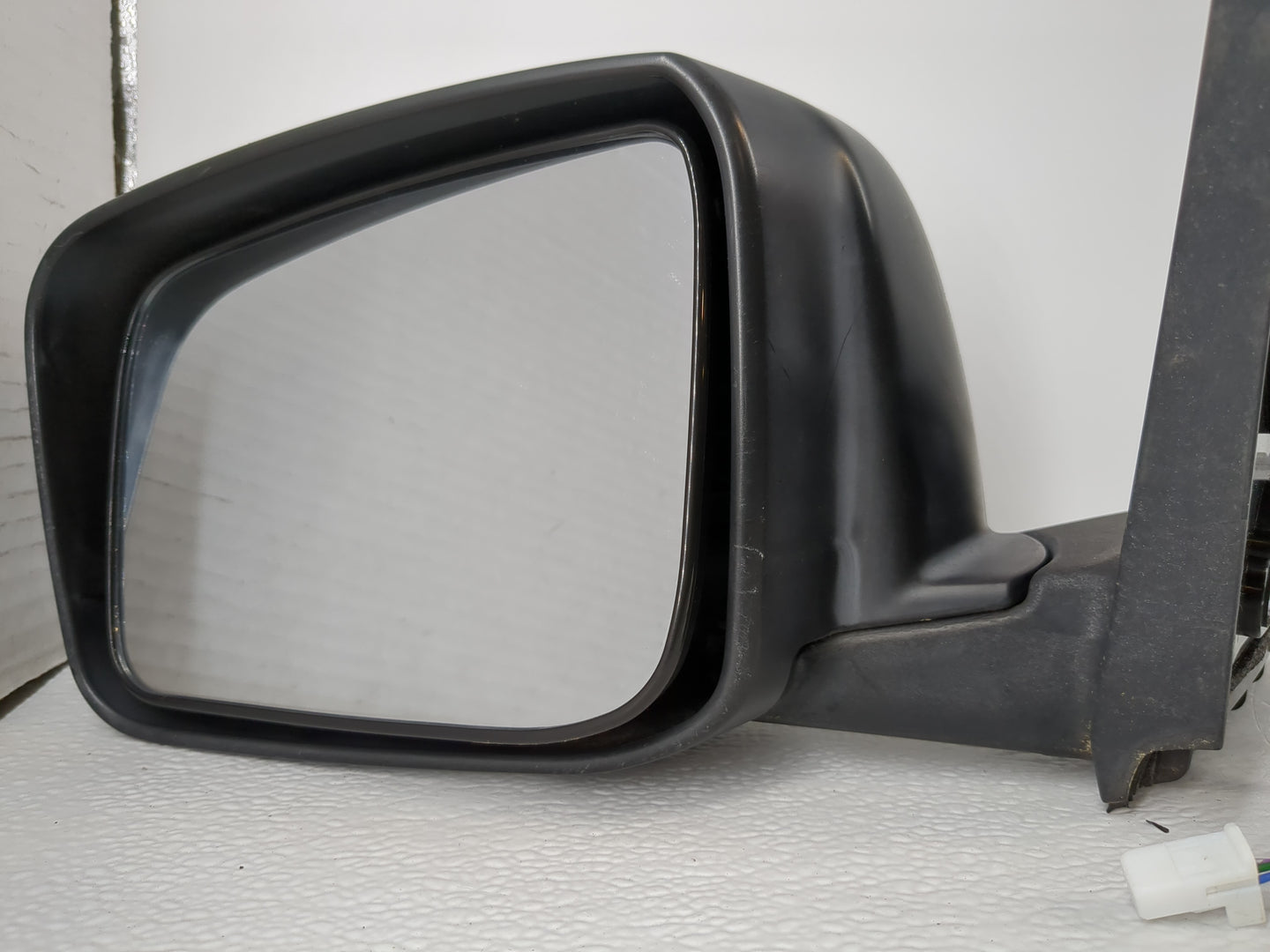 2008-2015 Nissan Rogue Driver Side View Mirror - Left Door Mirror OEM Used - Oemusedautoparts1.com