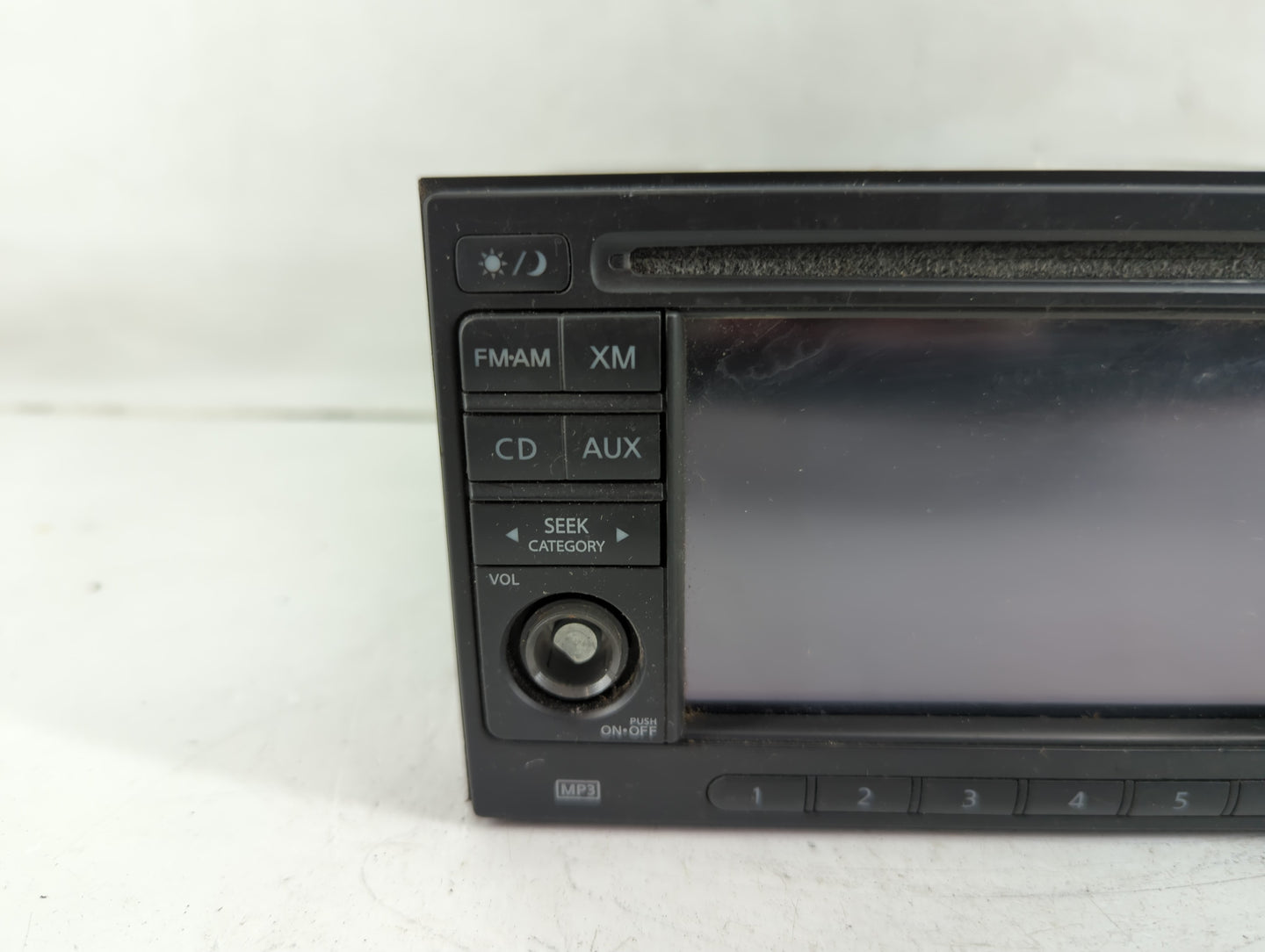 2011 Nissan Rogue Radio AM FM Cd Player Receiver Replacement P/N:25915ZT51D Fits OEM Used Auto Parts - Oemusedautoparts1.com