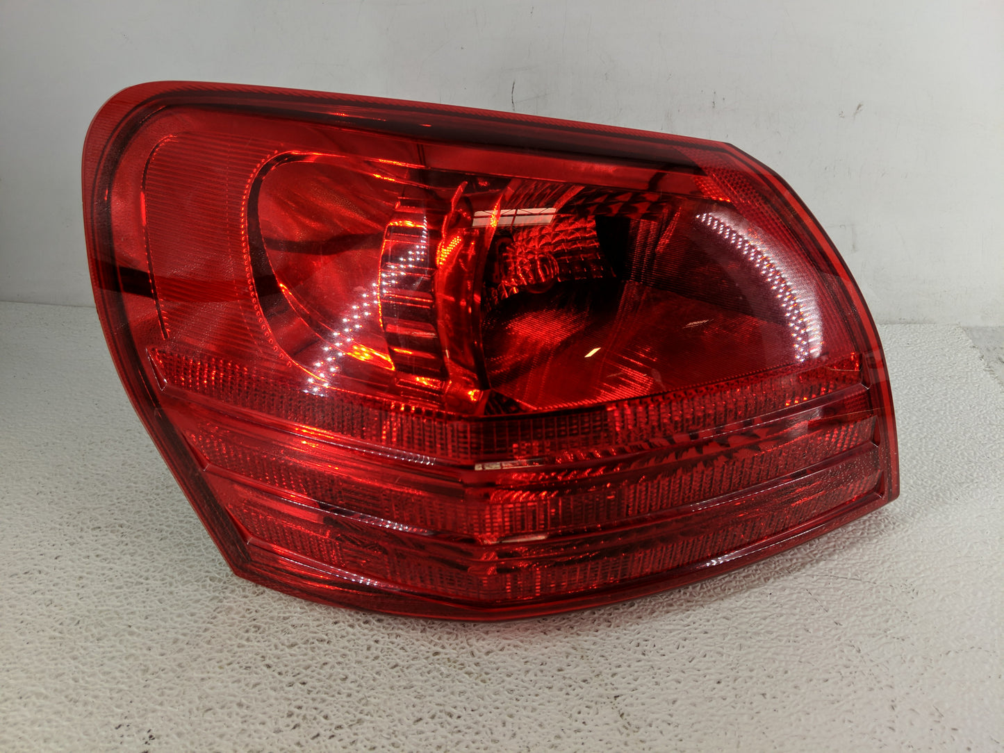 2008-2015 Nissan Rogue Tail Light Assembly Driver Left OEM Fits Fits 2008 2009 2010 2011 2012 2013 2014 2015 OEM Used Auto P