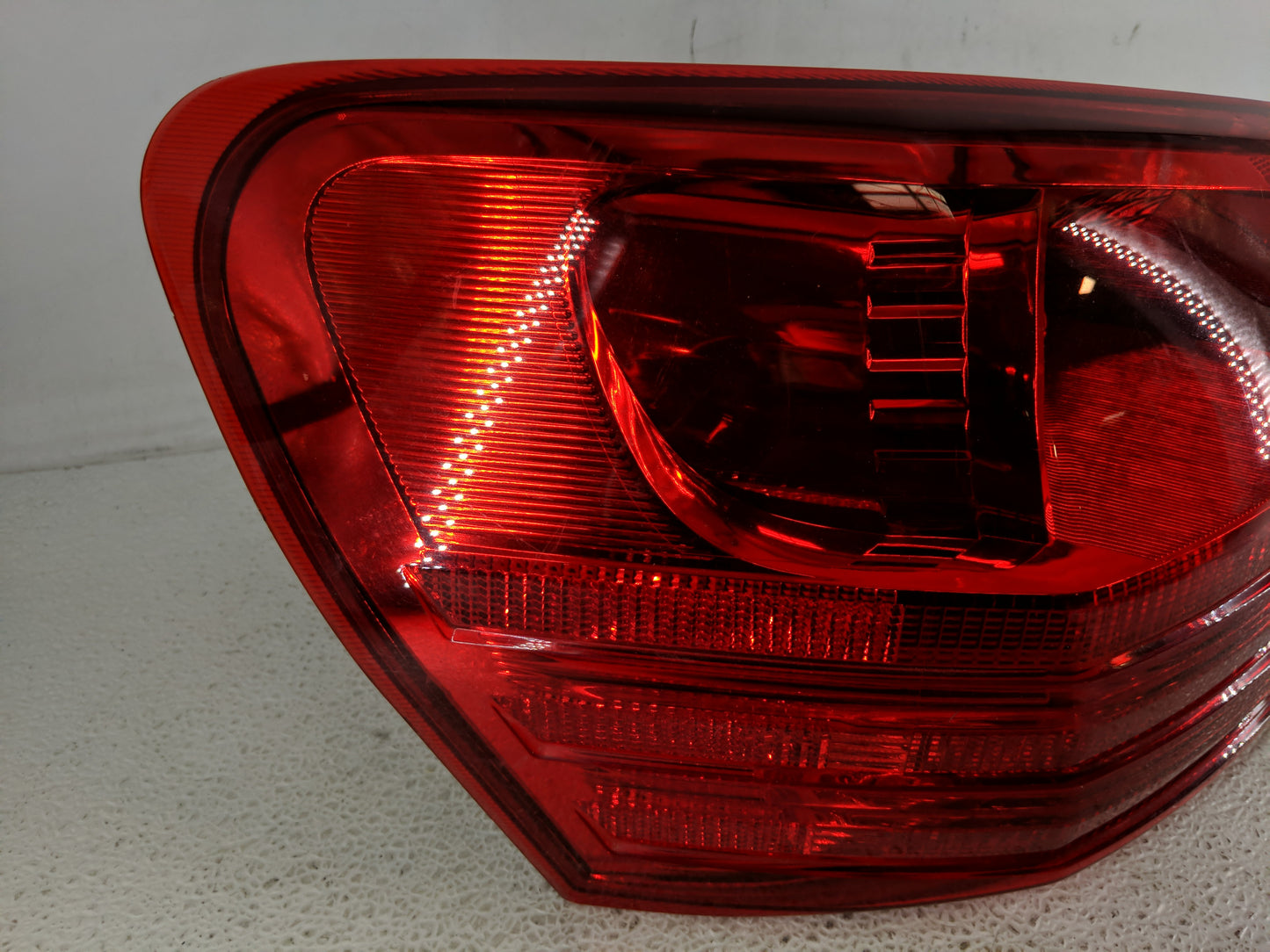 2008-2015 Nissan Rogue Tail Light Assembly Driver Left OEM Fits Fits 2008 2009 2010 2011 2012 2013 2014 2015 OEM Used Auto P