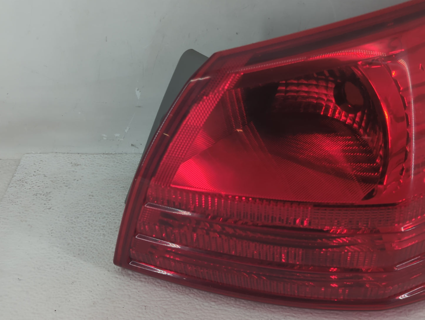 2008-2015 Nissan Rogue Tail Light Assembly Passenger Right OEM Fits Fits 2008 2009 2010 2011 2012 2013 2014 2015 OEM Used Au