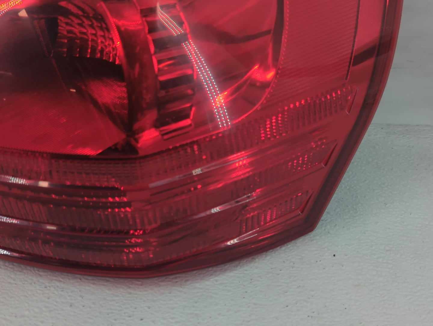 2008-2015 Nissan Rogue Tail Light Assembly Passenger Right OEM Fits Fits 2008 2009 2010 2011 2012 2013 2014 2015 OEM Used Au