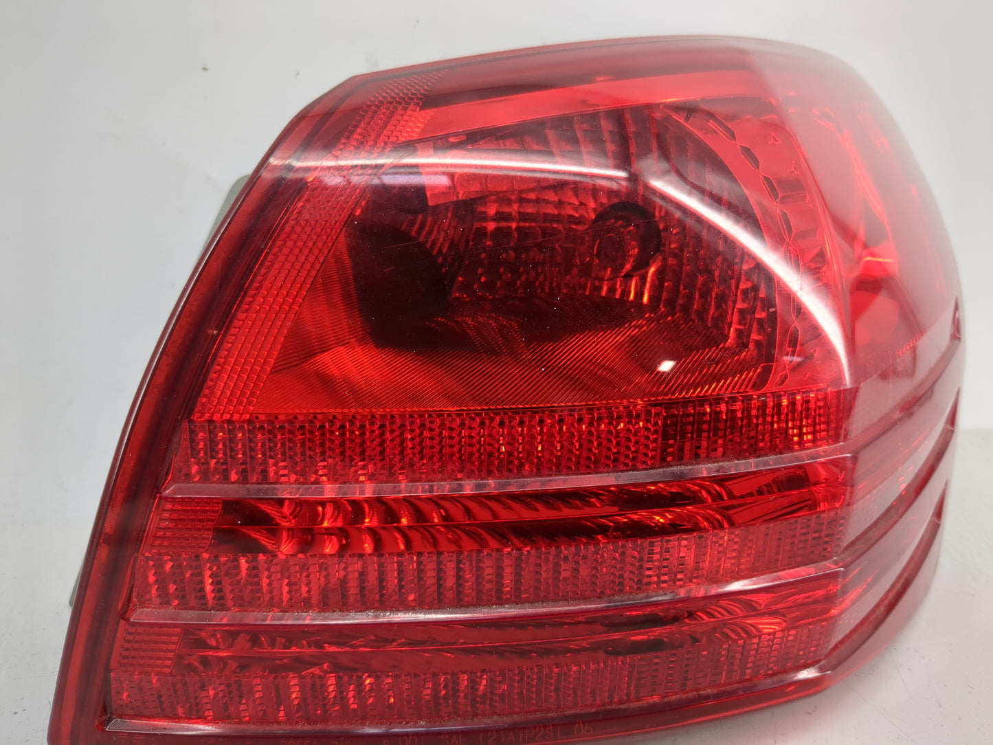 2008-2015 Nissan Rogue Tail Light Assembly Passenger Right OEM Fits Fits 2008 2009 2010 2011 2012 2013 2014 2015 OEM Used Au