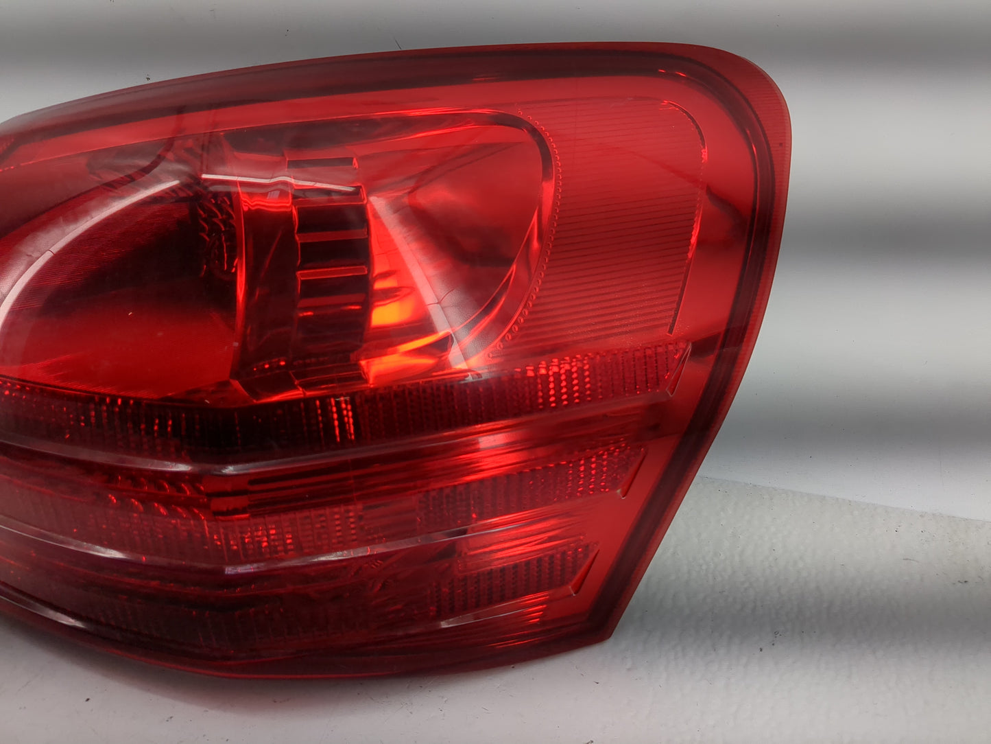 2008-2015 Nissan Rogue Tail Light Assembly Passenger Right OEM Fits Fits 2008 2009 2010 2011 2012 2013 2014 2015 OEM Used Au