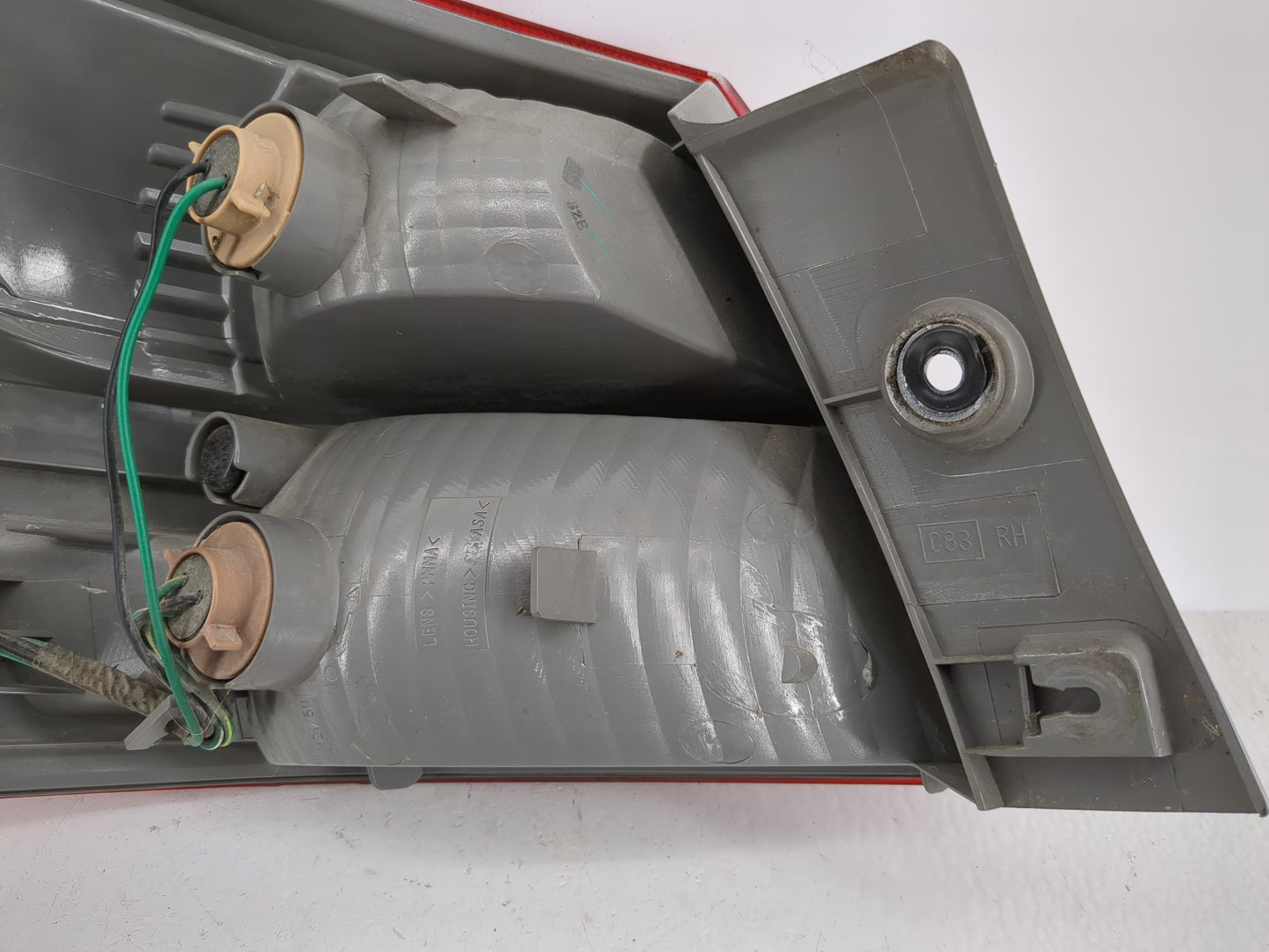 2008-2015 Nissan Rogue Tail Light Assembly Passenger Right OEM Fits Fits 2008 2009 2010 2011 2012 2013 2014 2015 OEM Used Au