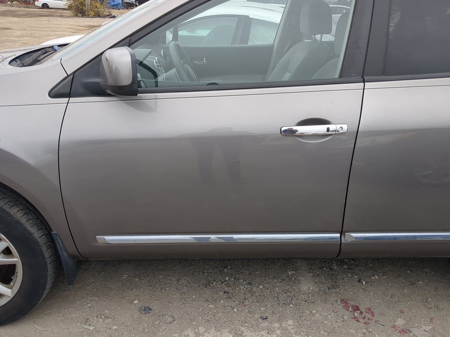 2011-2014 Nissan Rogue Driver Front Door Oem - Oemusedautoparts1.com