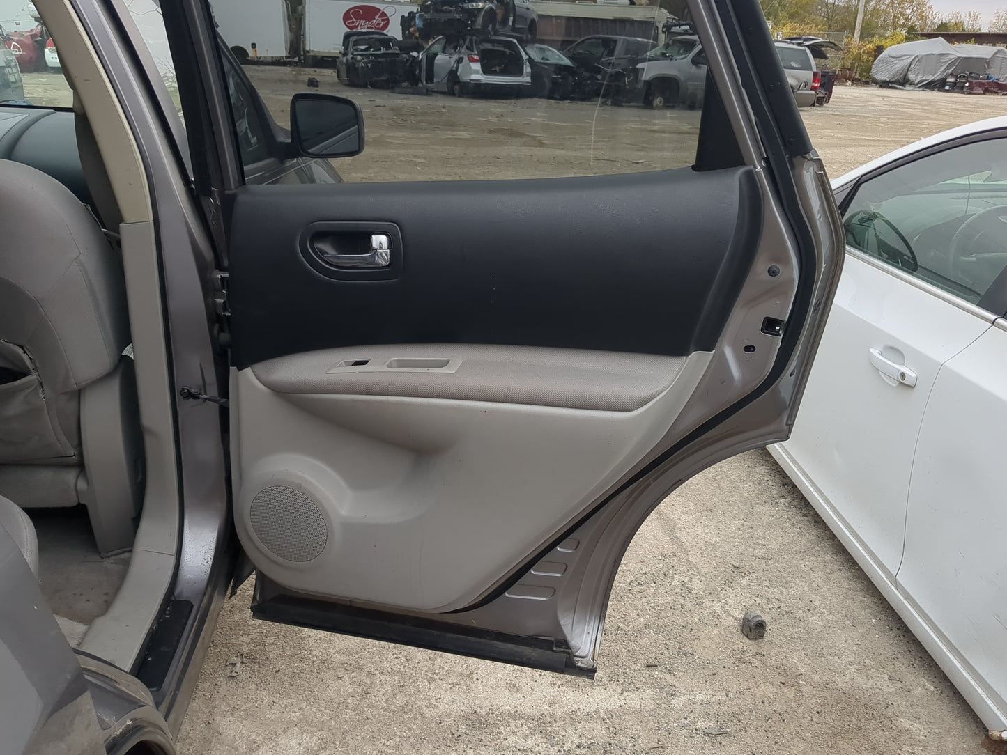 2011-2015 Nissan Rogue Passenger Rear Door Oem - Oemusedautoparts1.com