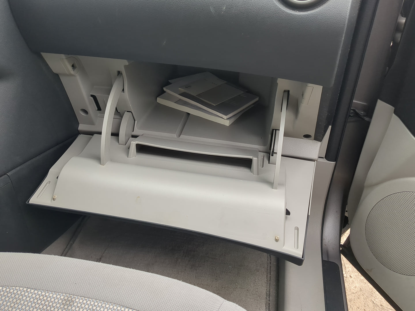 2011 Nissan Rogue Passenger Glove Box Door Storage Compartment - Oemusedautoparts1.com