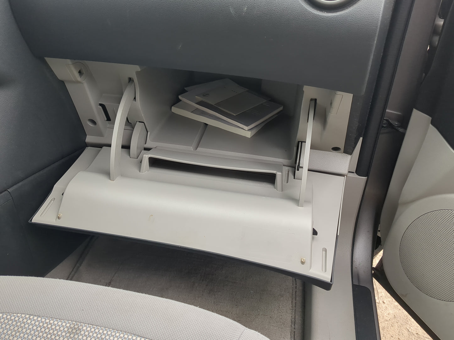 2011 Nissan Rogue Passenger Glove Box Door Storage Compartment - Oemusedautoparts1.com