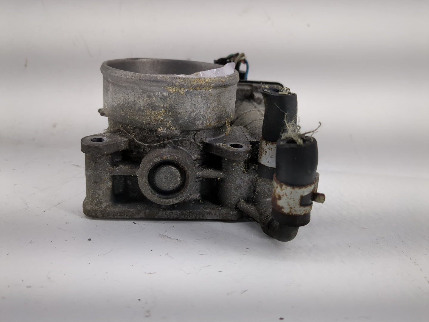 2011-2015 Nissan Rogue Throttle Body Fits Fits 2011 2012 2013 2014 2015 OEM Used Auto Parts - Oemusedautoparts1.com