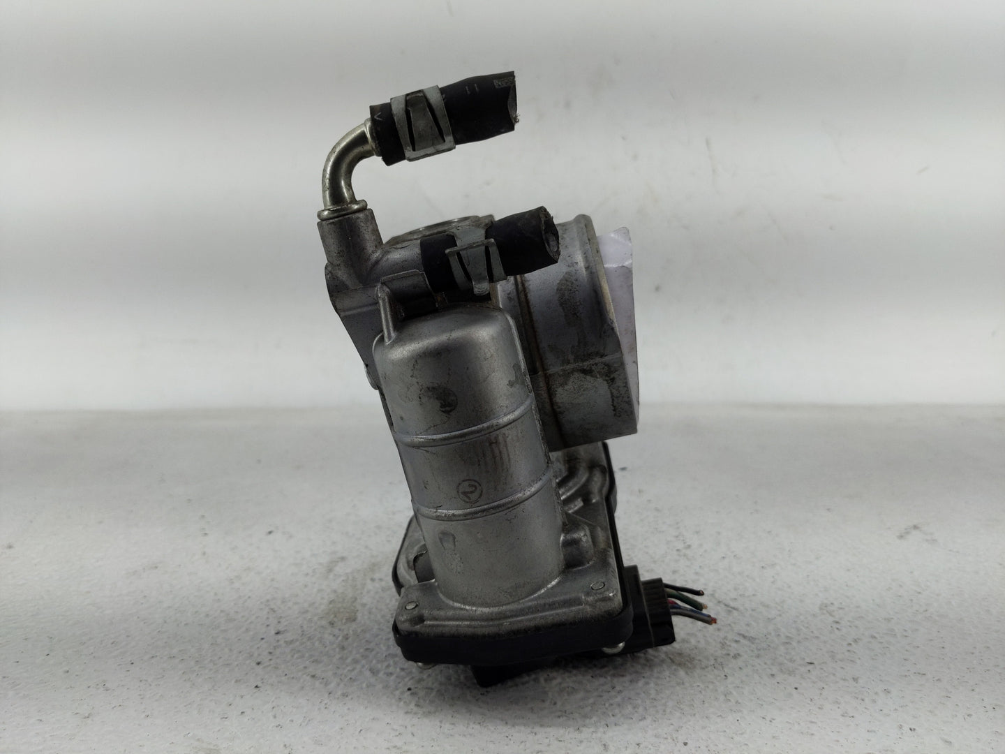 2011-2015 Nissan Rogue Throttle Body Fits Fits 2011 2012 2013 2014 2015 OEM Used Auto Parts - Oemusedautoparts1.com