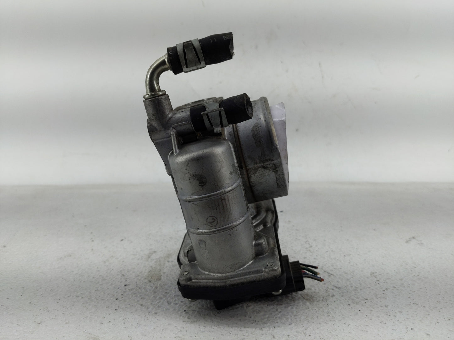 2011-2015 Nissan Rogue Throttle Body Fits Fits 2011 2012 2013 2014 2015 OEM Used Auto Parts - Oemusedautoparts1.com