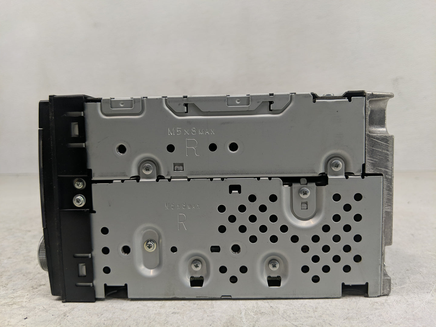 2011-2012 Nissan Rogue Radio AM FM Cd Player Receiver Replacement P/N:281851VK0A Fits Fits 2011 2012 OEM Used Auto Parts - O