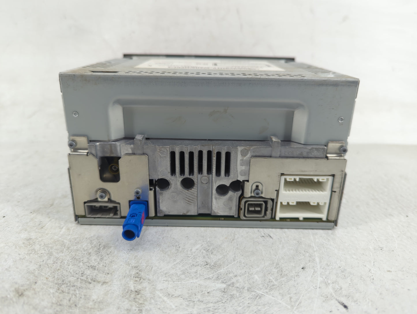 2011 Nissan Rogue Radio AM FM Cd Player Receiver Replacement P/N:25915ZT51D 7 612 830 042 Fits OEM Used Auto Parts - Oemused