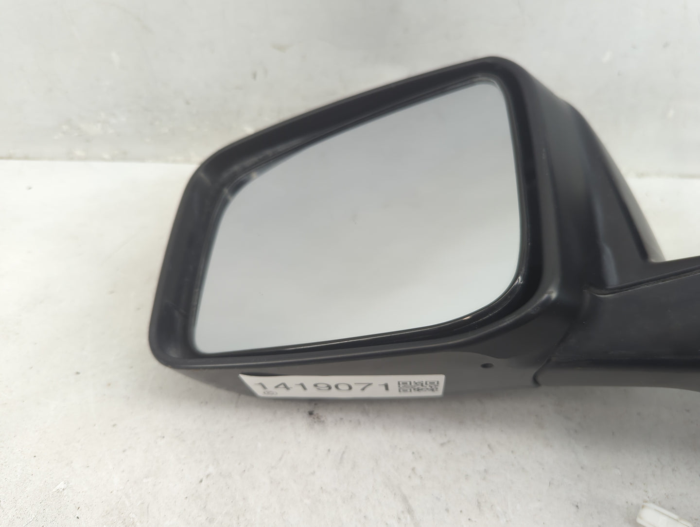 2008-2015 Nissan Rogue Driver Side View Mirror - Left Door Mirror OEM Used - Oemusedautoparts1.com