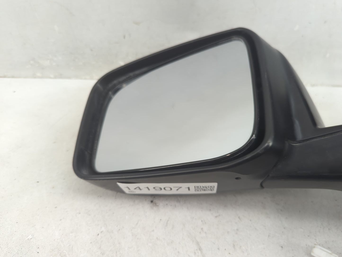 2008-2015 Nissan Rogue Driver Side View Mirror - Left Door Mirror OEM Used - Oemusedautoparts1.com