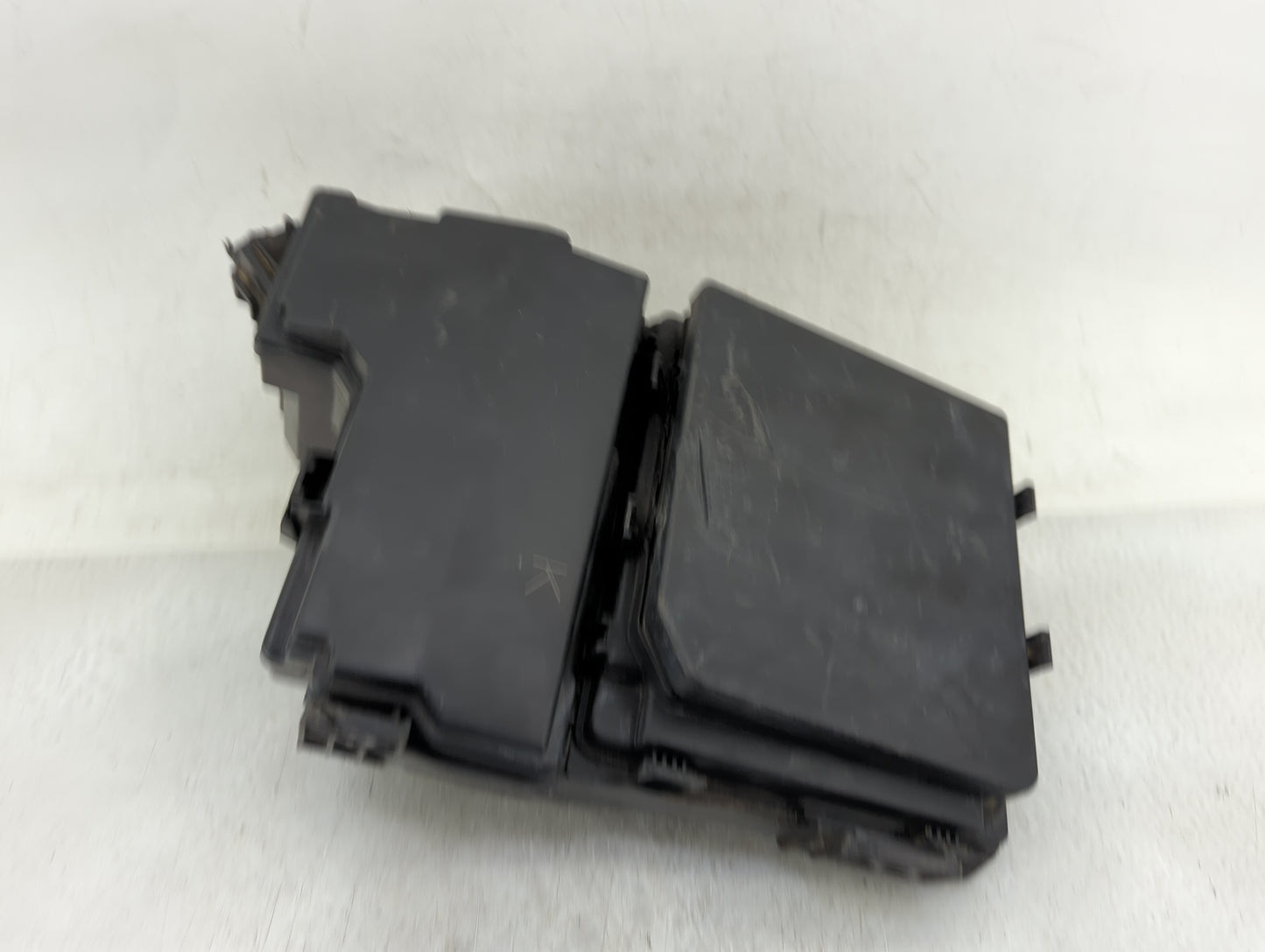 2011 Nissan Rogue Fusebox Fuse Box Panel Relay Module Fits OEM Used Auto Parts - Oemusedautoparts1.com