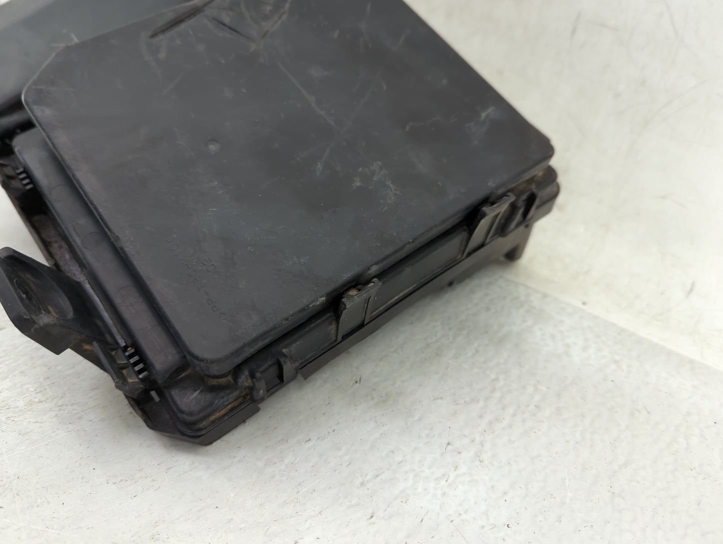 2011 Nissan Rogue Fusebox Fuse Box Panel Relay Module Fits OEM Used Auto Parts - Oemusedautoparts1.com