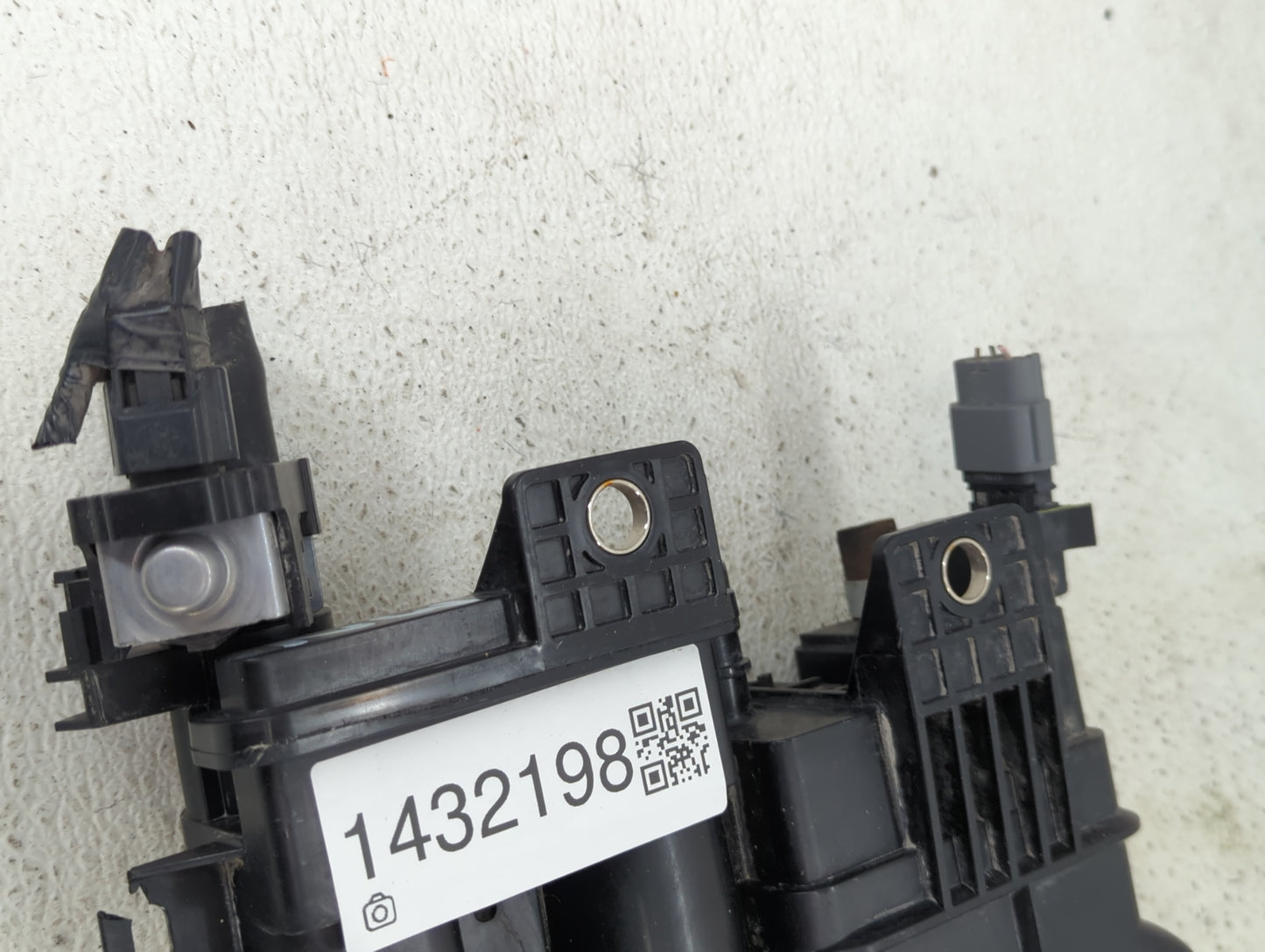 2011 Nissan Rogue Fuel Vapor Charcoal Canister - Oemusedautoparts1.com