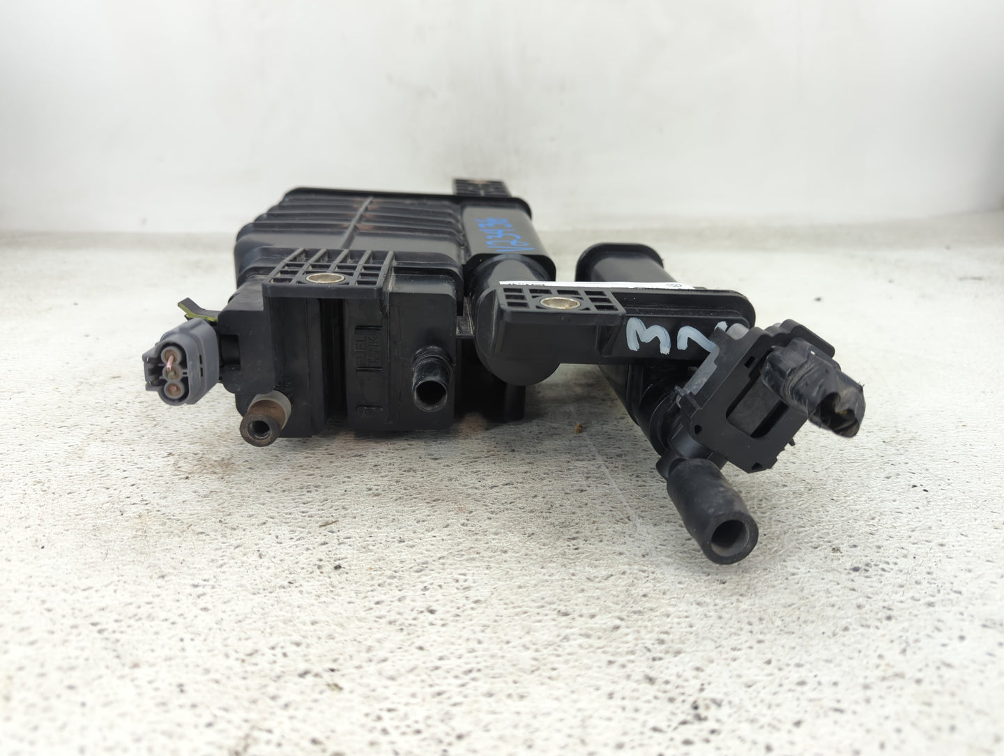 2011 Nissan Rogue Fuel Vapor Charcoal Canister - Oemusedautoparts1.com