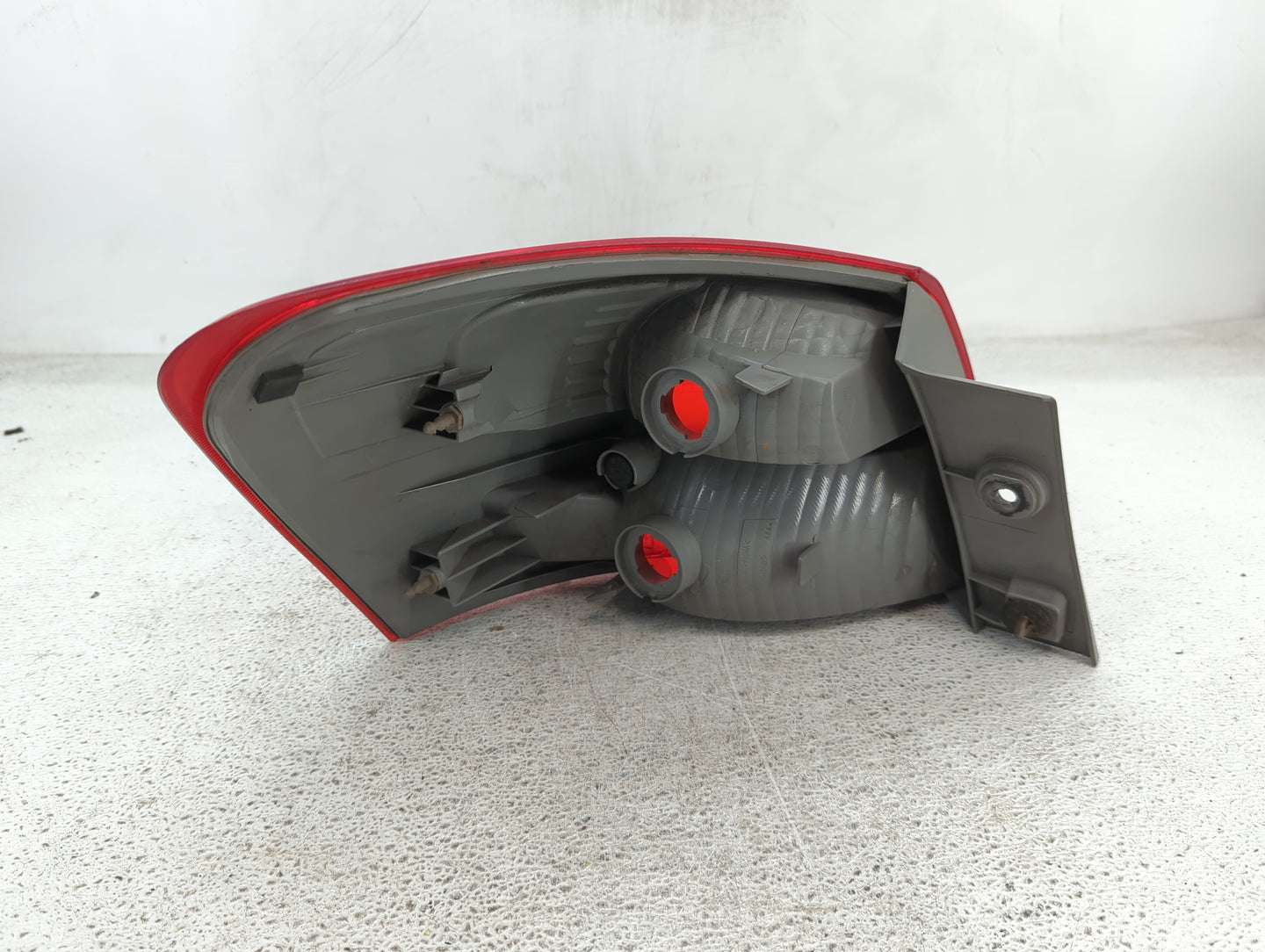 2008-2015 Nissan Rogue Tail Light Assembly Passenger Right OEM Fits Fits 2008 2009 2010 2011 2012 2013 2014 2015 OEM Used Au
