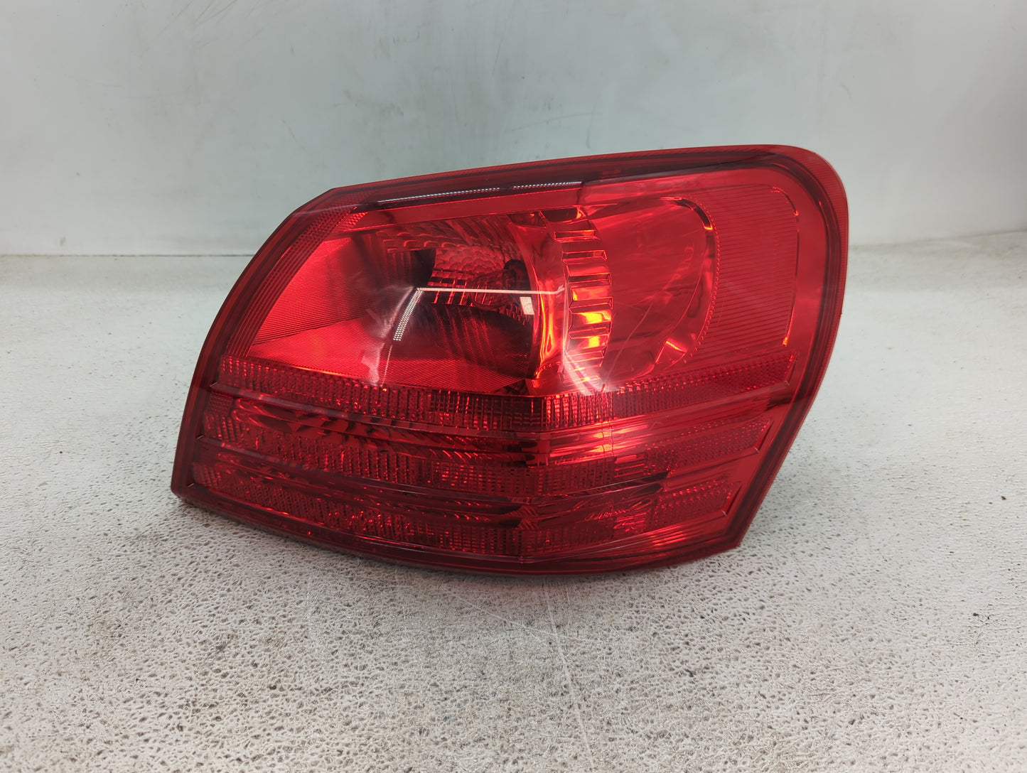 2008-2015 Nissan Rogue Tail Light Assembly Passenger Right OEM Fits Fits 2008 2009 2010 2011 2012 2013 2014 2015 OEM Used Au